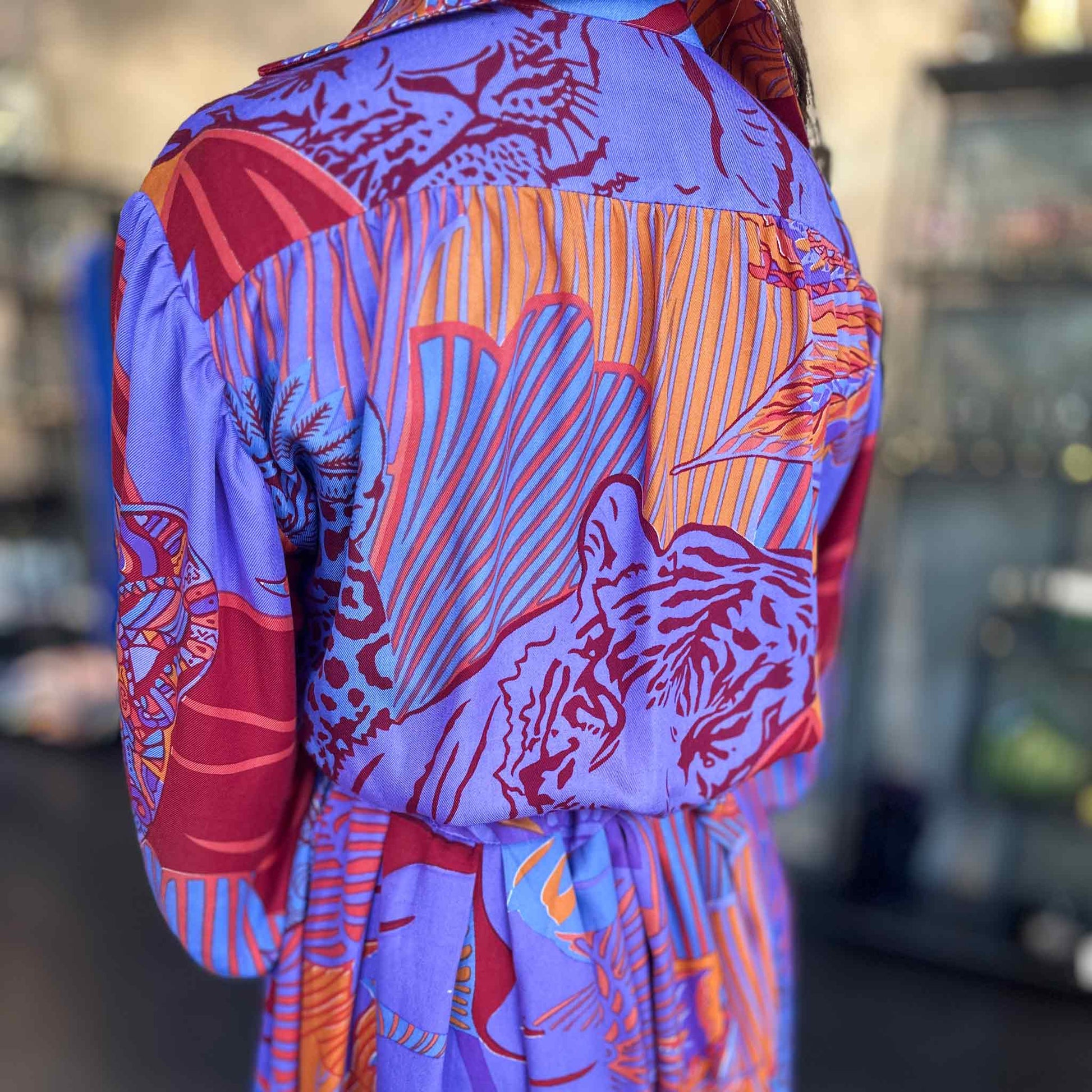 Midi Kleid, WILD FAMILY BOND, Seide bedruckt, lila-orange-rot, Unikat