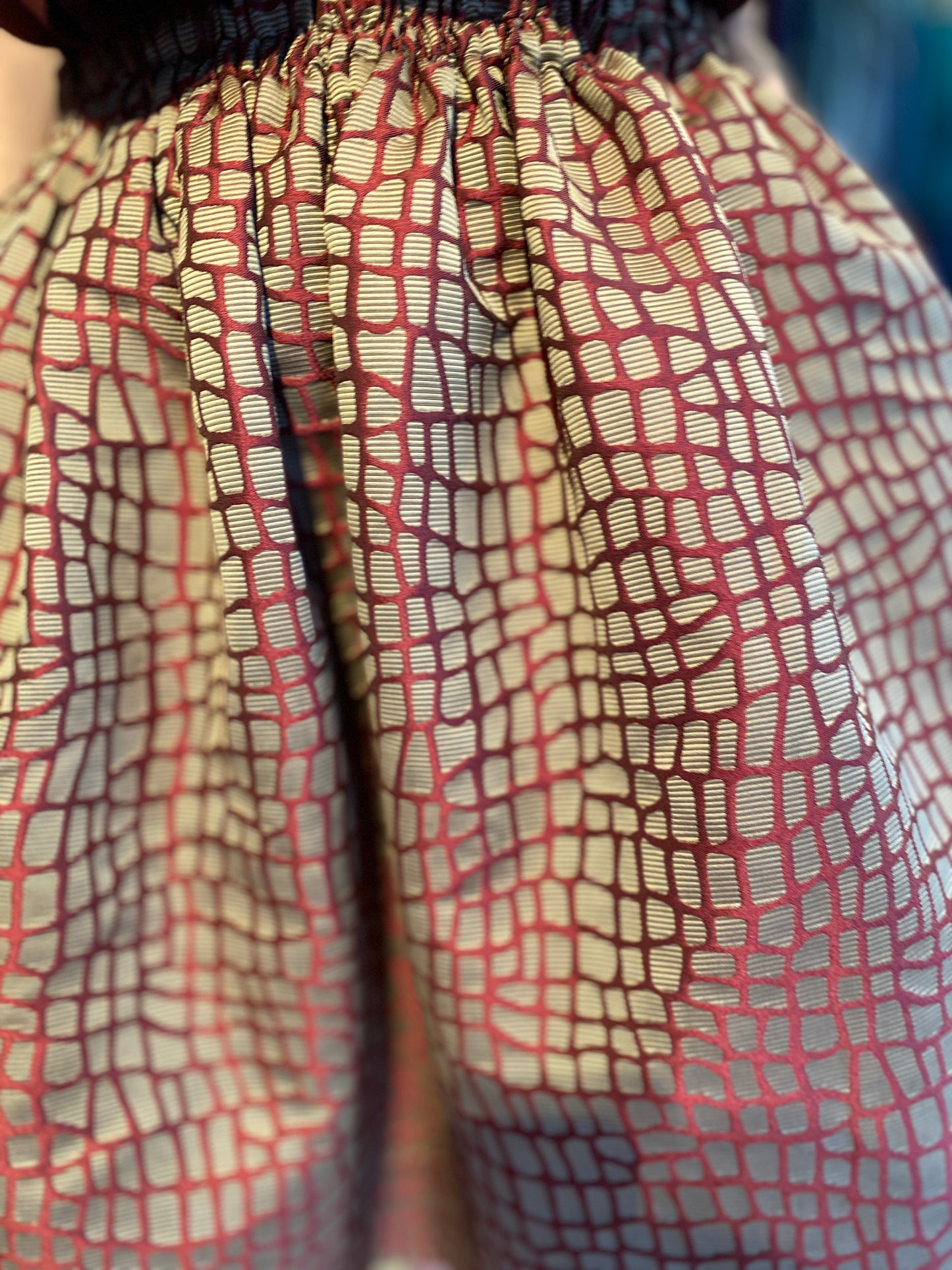 Brokat Seiden Rock - Reptile - burgundy/beige