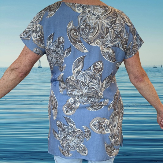 Bluse/Shirt TURTLES IN THE SEA , blau, Naturseide, Siebdruck, Unikat