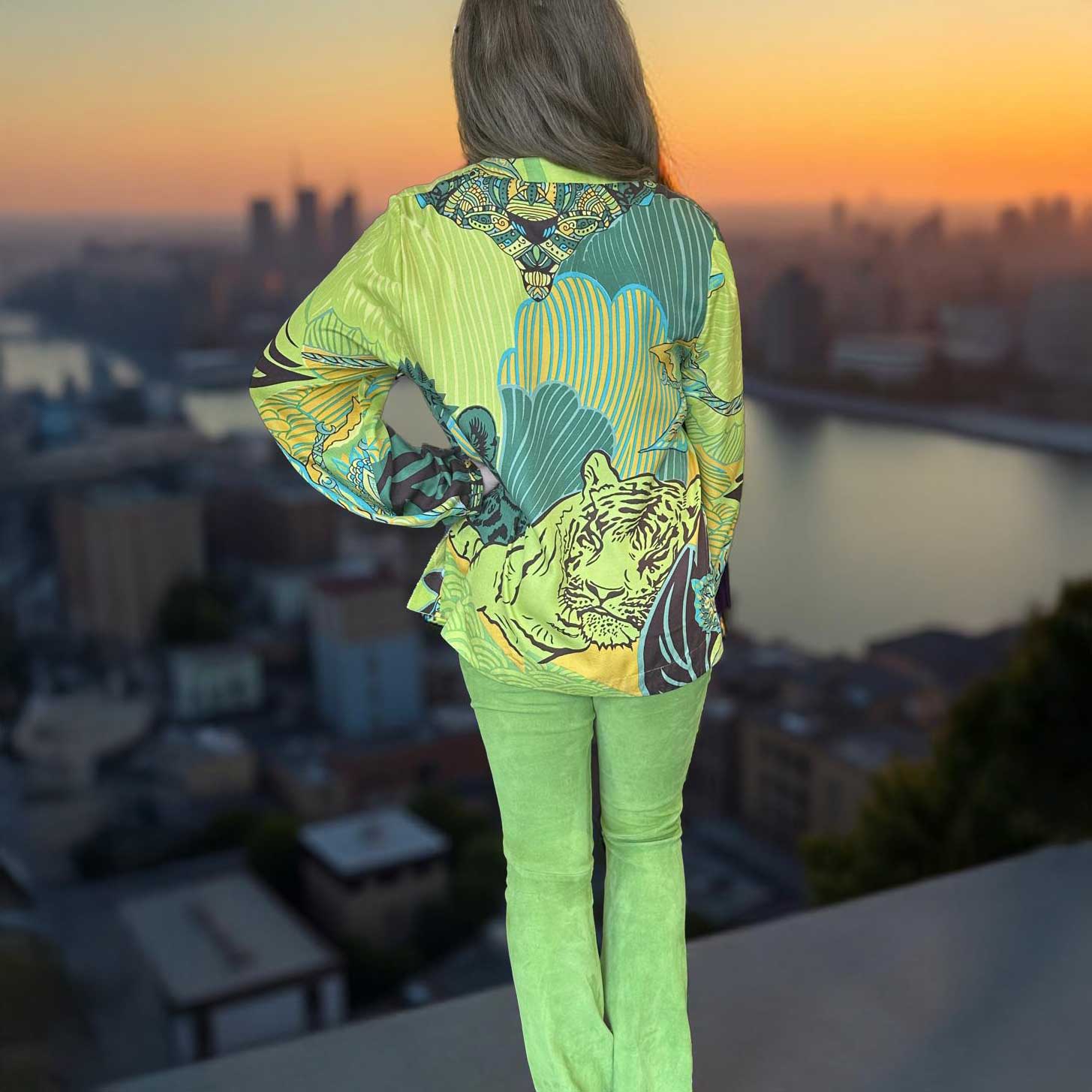 Seidenbluse/Tunika WILD FAMILY BONDS, grün & gelb, UNIKAT