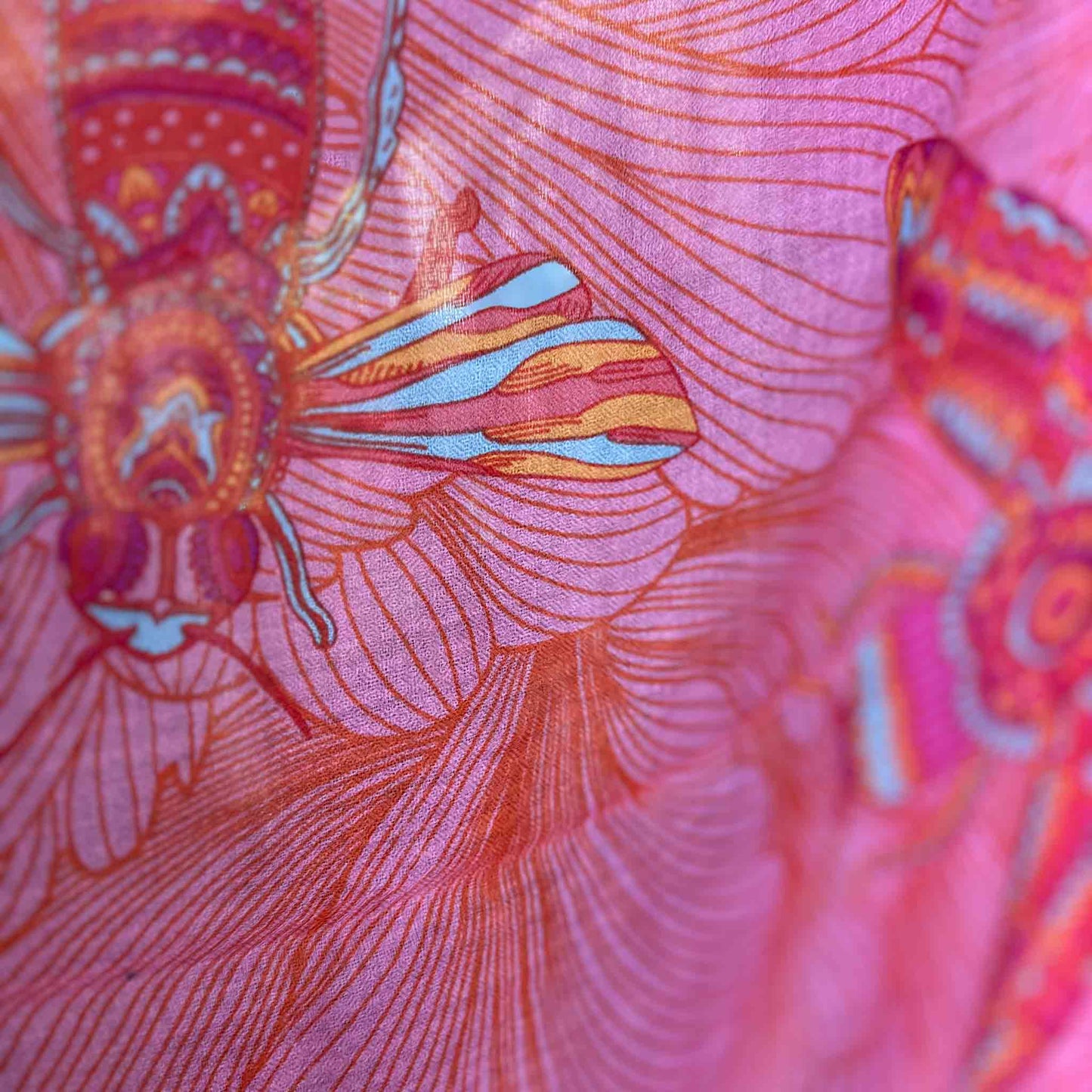 Leichter Sommerschal, 100% Kaschmir, Sonderedition “Safe the 🐝 “ pink