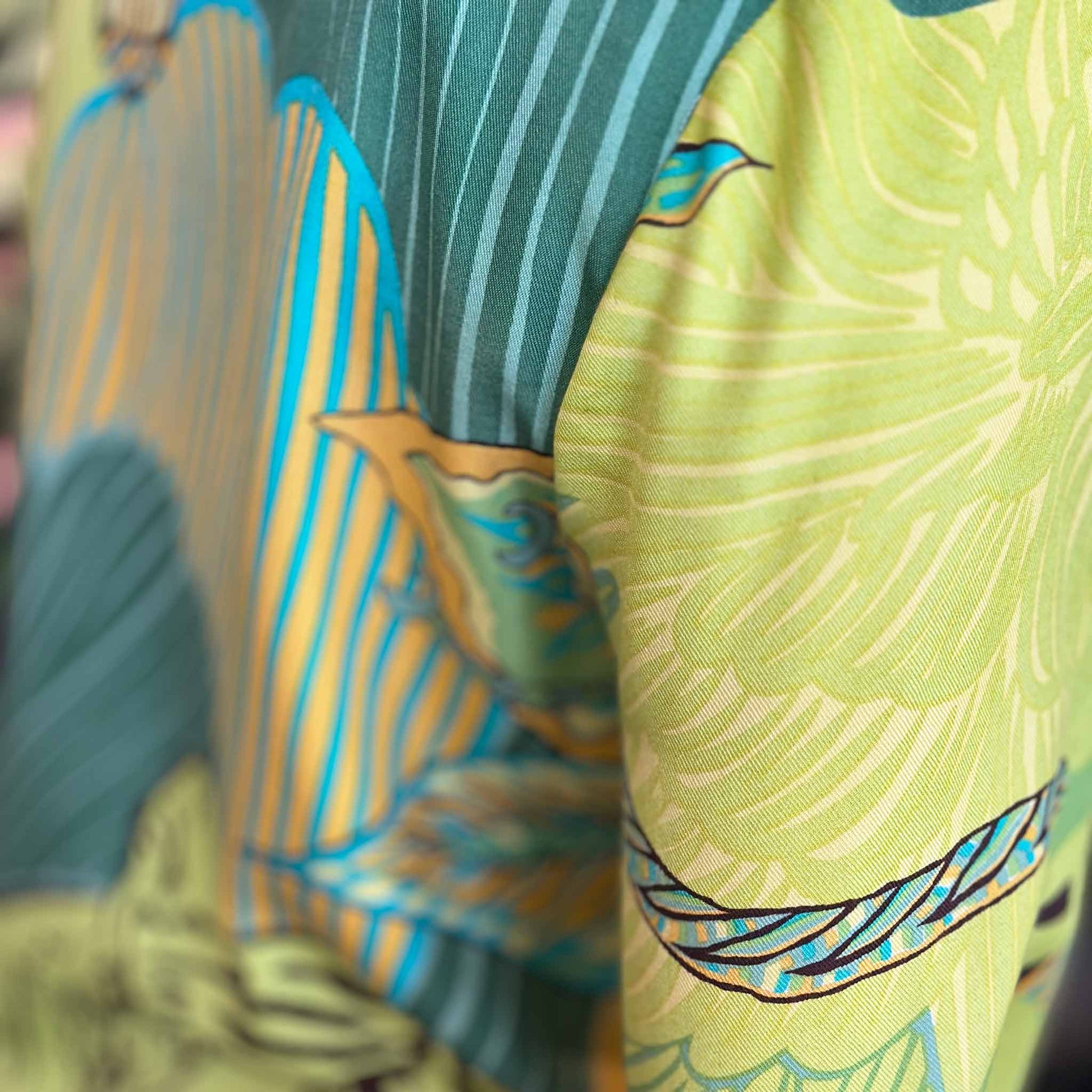 Seidenbluse/Tunika WILD FAMILY BONDS, grün & gelb, UNIKAT