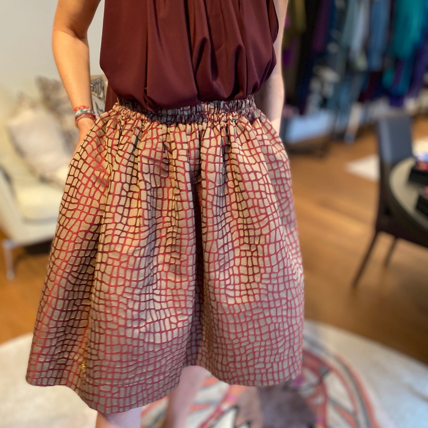 Brokat Seiden Rock - Reptile - burgundy/beige