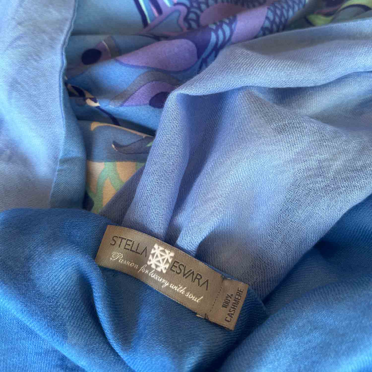 KOI Schal doubleface, auf Seide bedruckt, 100x200, Rückseite 100% Kaschmir in Blau&Türkis