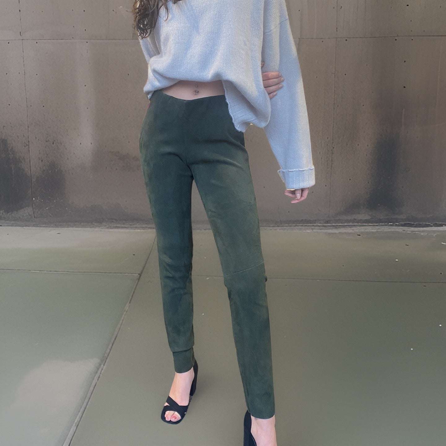 Lederhose aus Stretch-Lammleder, in greenery, Maßkonfektion