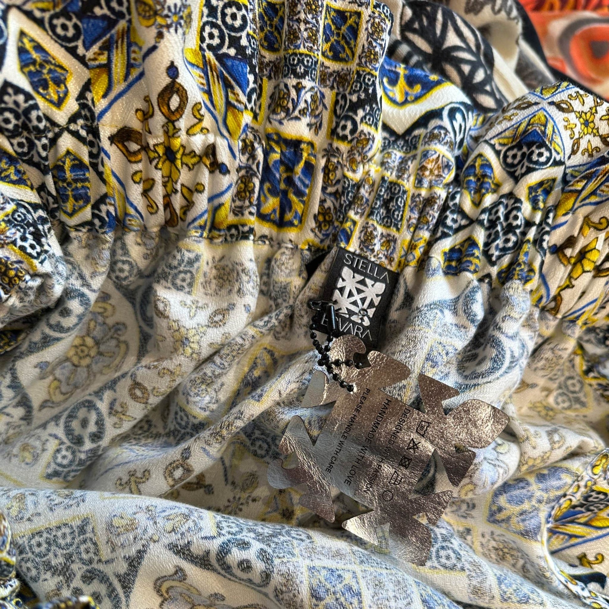 TIMELESS SUSTAINABLE COLLECTION Carmen Sommerkleid, Majolica Baumwoll-Jaquard, Blue/yellow, M, Unikat