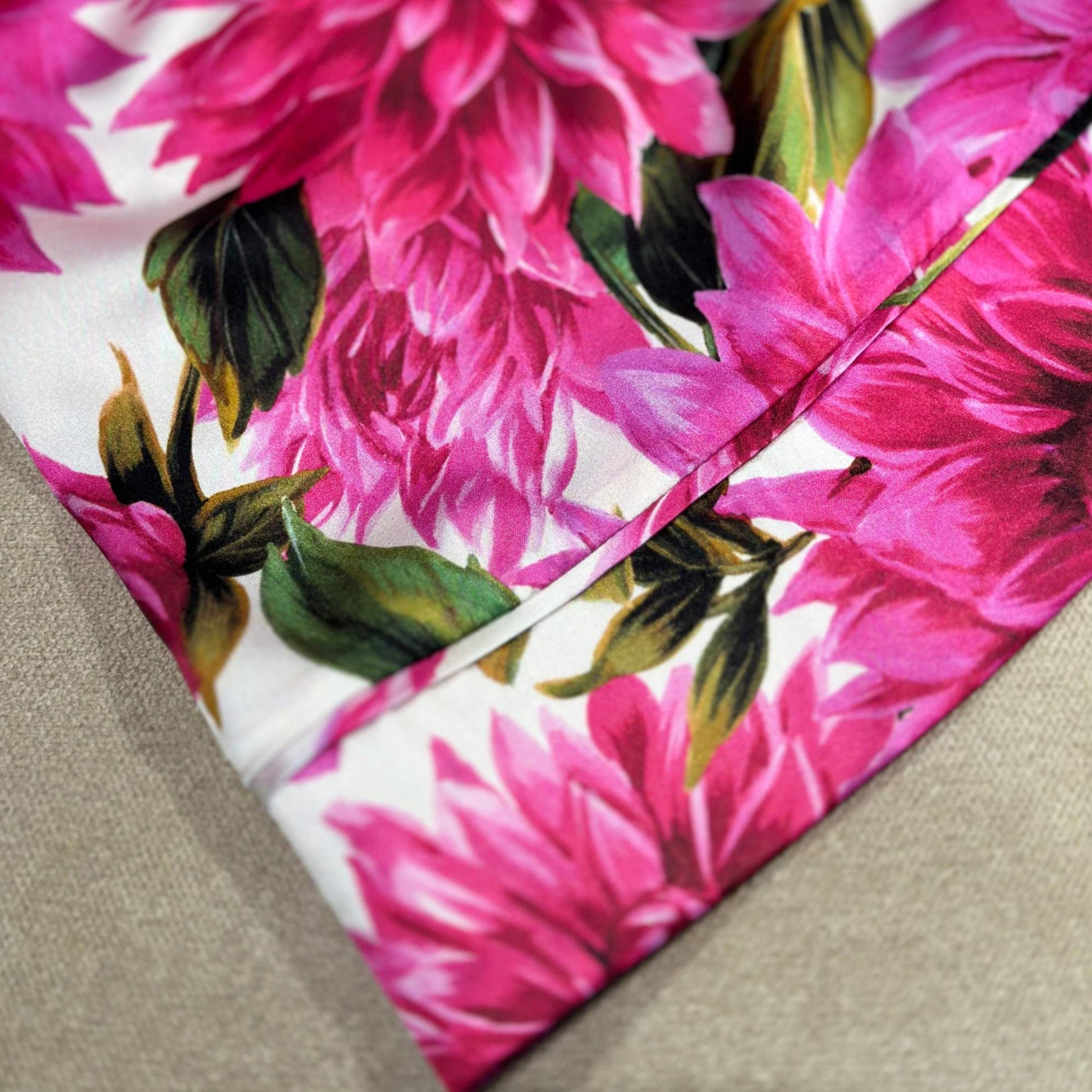 TIMELESS SUSTAINABLE COLLECTION Seiden Hose mit ausgestelltem Bein, Pink Dalias, M, Unikat