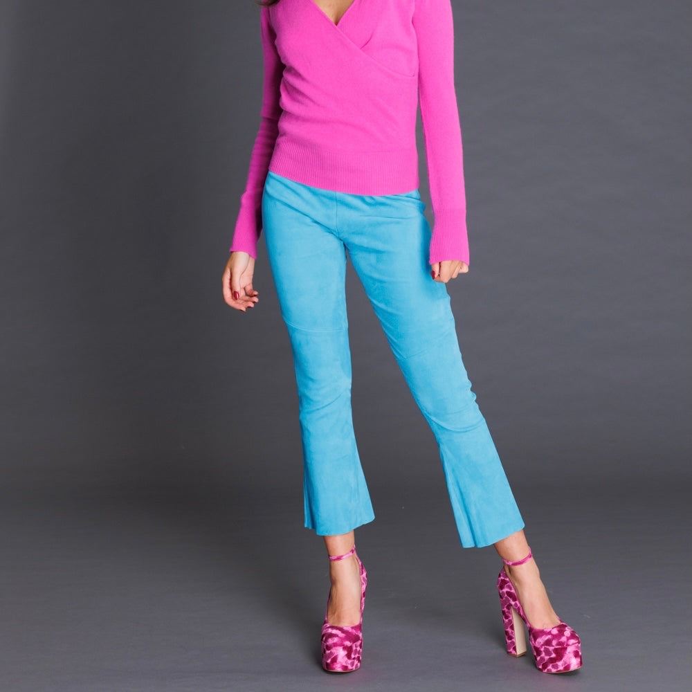 Lederhose mit Schlag aus Stretchlammleder - Ocean Blue - Maßkonfektion