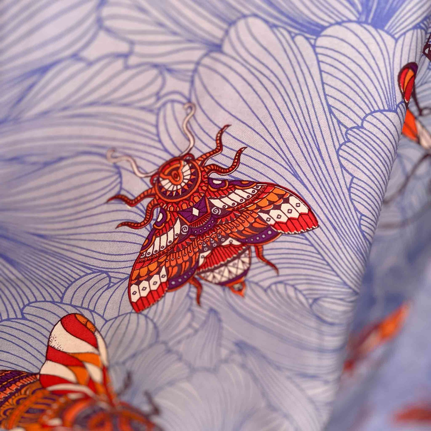 Schal doubleface, auf Seide bedruckt, Motiv "JUST BEES" 100x200 Rückseite 100% Kaschmir Farbverlauf orange-lila