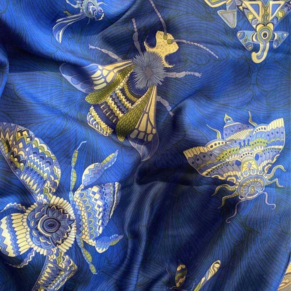 Schal zweilagig doubleface Seide bedruckt "JUST BEES" 100x200 Rückseite 100% Kaschmir Blau-Grün