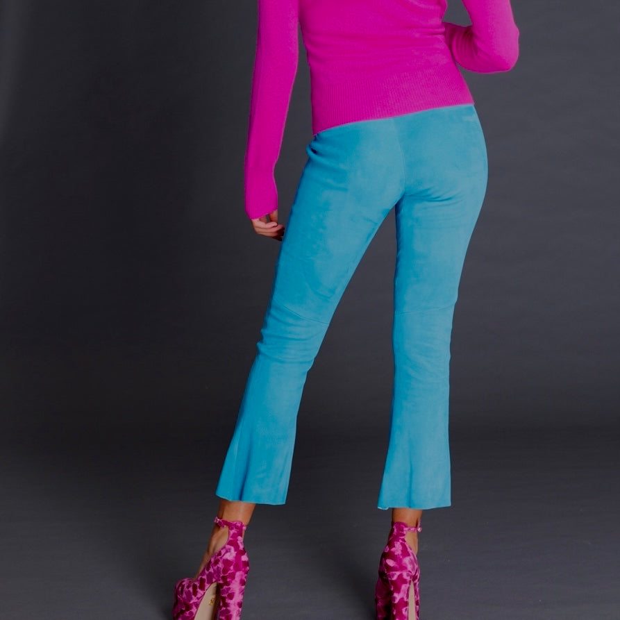 Lederhose mit Schlag aus Stretchlammleder - Ocean Blue - Maßkonfektion