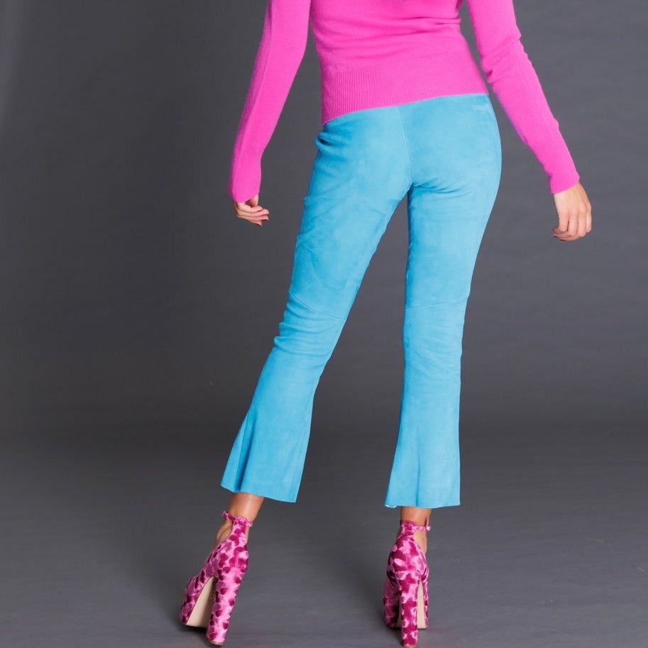 Lederhose mit Schlag aus Stretchlammleder - Ocean Blue - Maßkonfektion