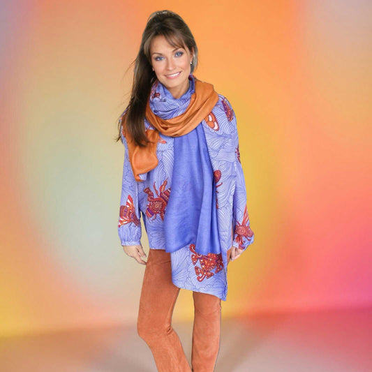 Schal doubleface, auf Seide bedruckt, Motiv "JUST BEES" 100x200 Rückseite 100% Kaschmir Farbverlauf orange-lila