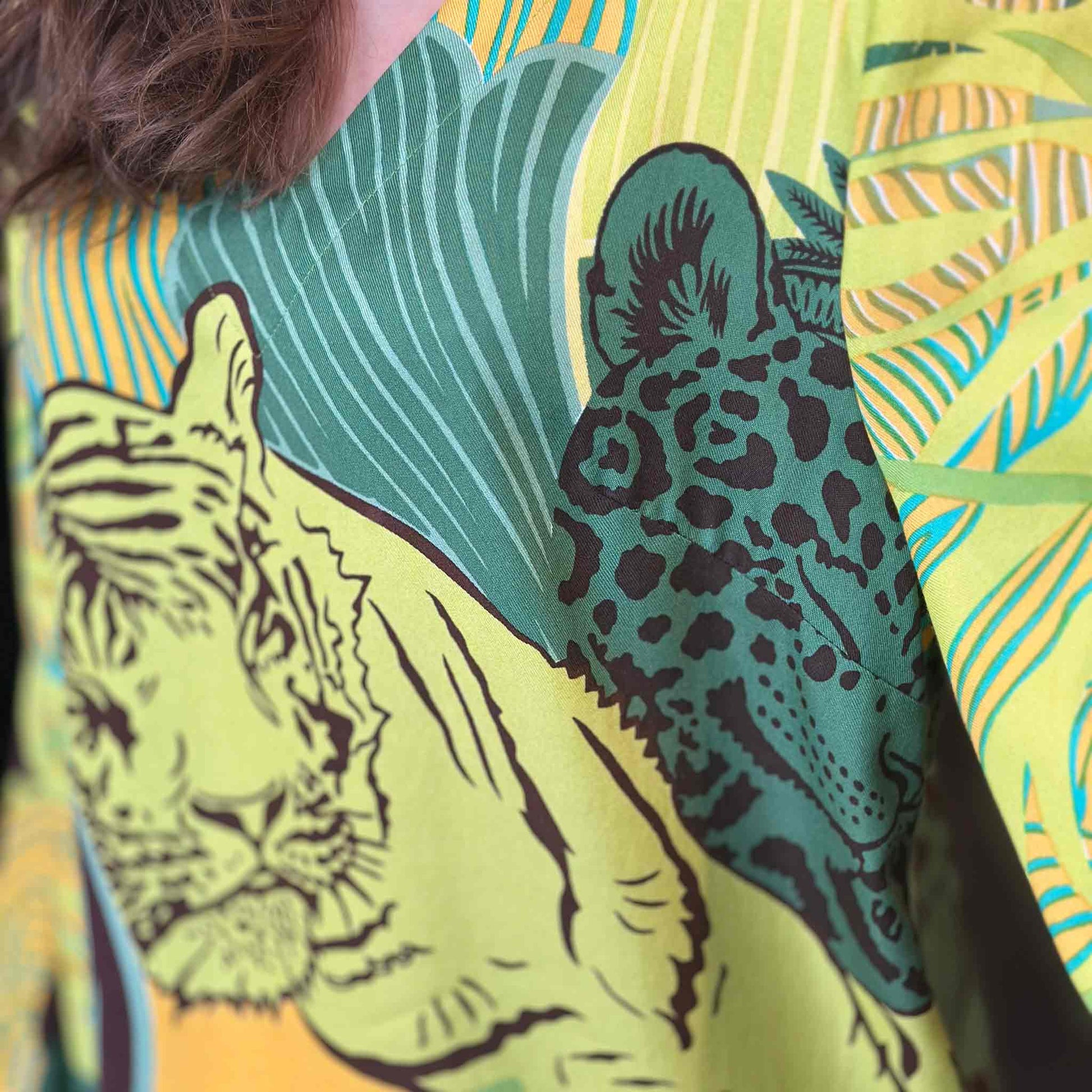 Seidenbluse/Tunika WILD FAMILY BONDS, grün & gelb, UNIKAT
