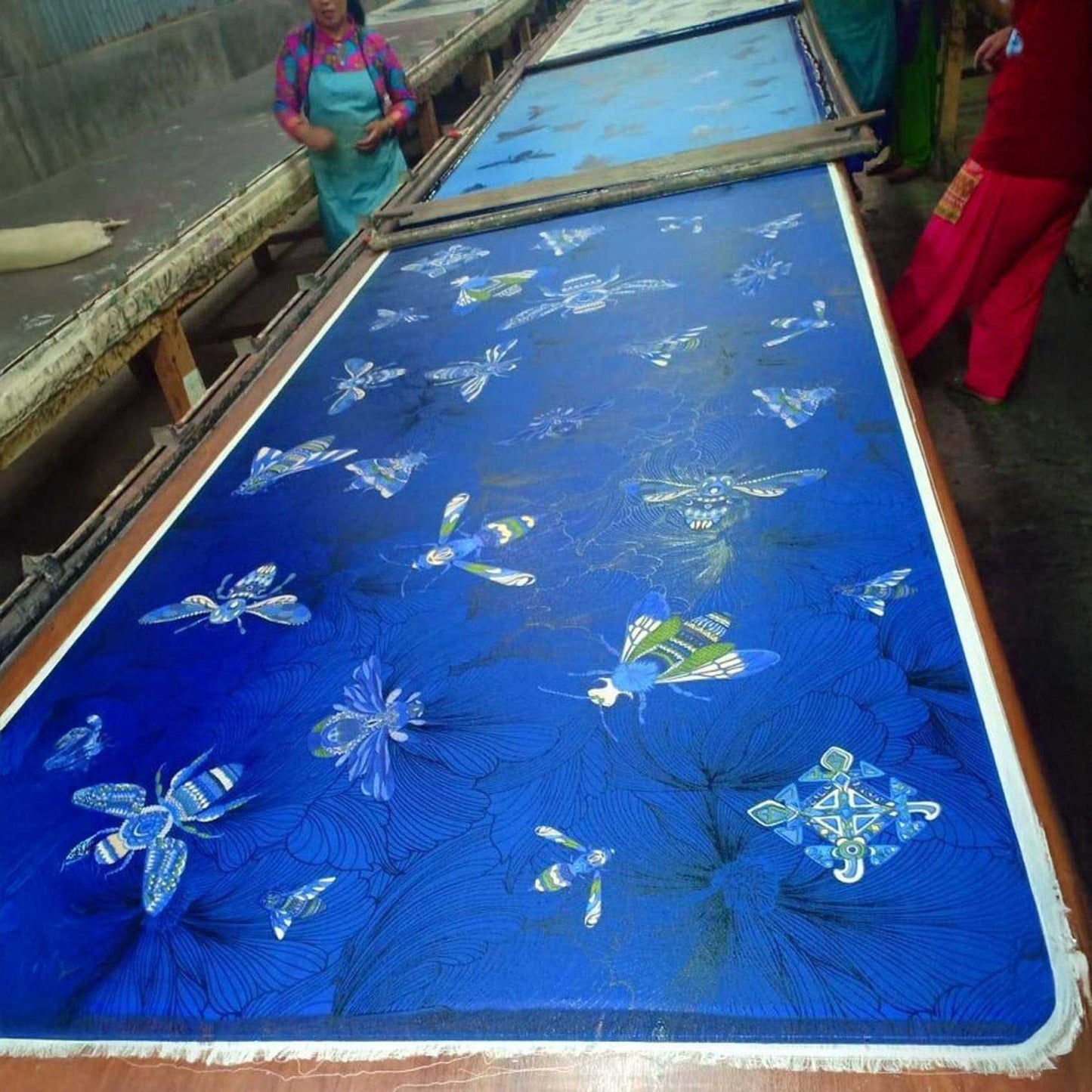 Schal zweilagig doubleface Seide bedruckt "JUST BEES" 100x200 Rückseite 100% Kaschmir Blau-Grün