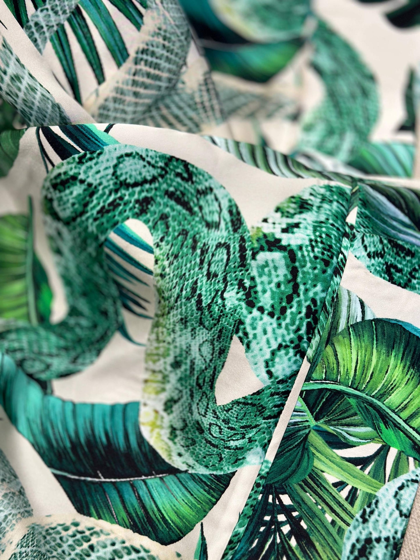 TIMELESS SUSTAINABLE COLLECTION Seidenhose, Garden Eden, white, Unikat