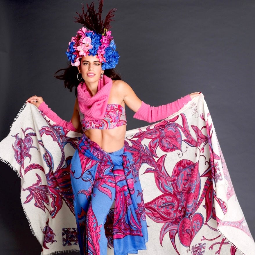 SOUL FLOWERS Changra Kaschmir Stola, pink & blau auf weiß