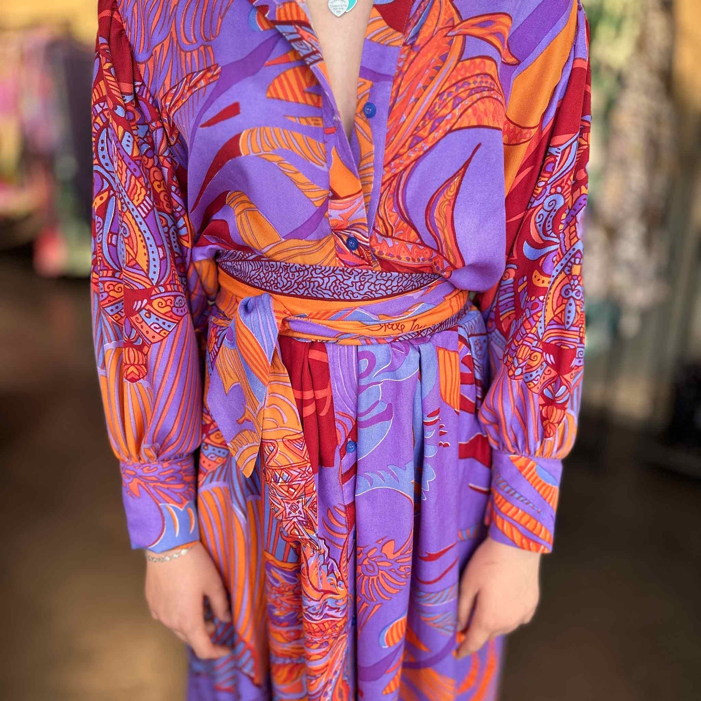 Midi Kleid, WILD FAMILY BOND, Seide bedruckt, lila-orange-rot, Unikat