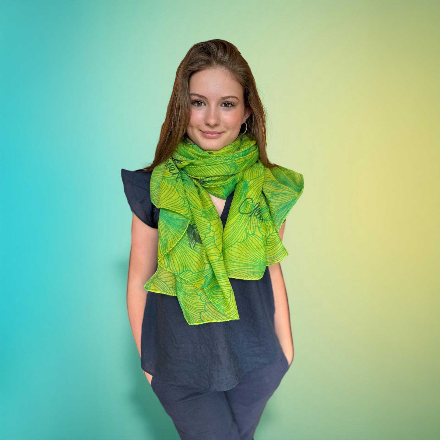 Leichter Sommerschal, 100% Kaschmir, Sonderedition “Safe the 🐝 “ grün