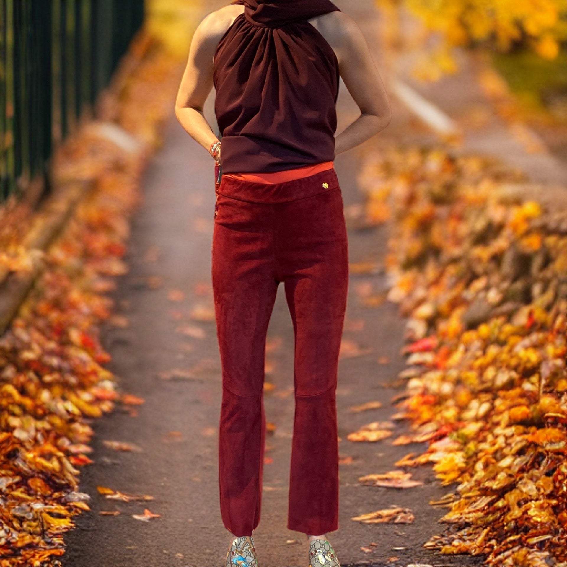 Lederhose mit Schlag aus Stretchlammleder, brick, Maßkonfektion