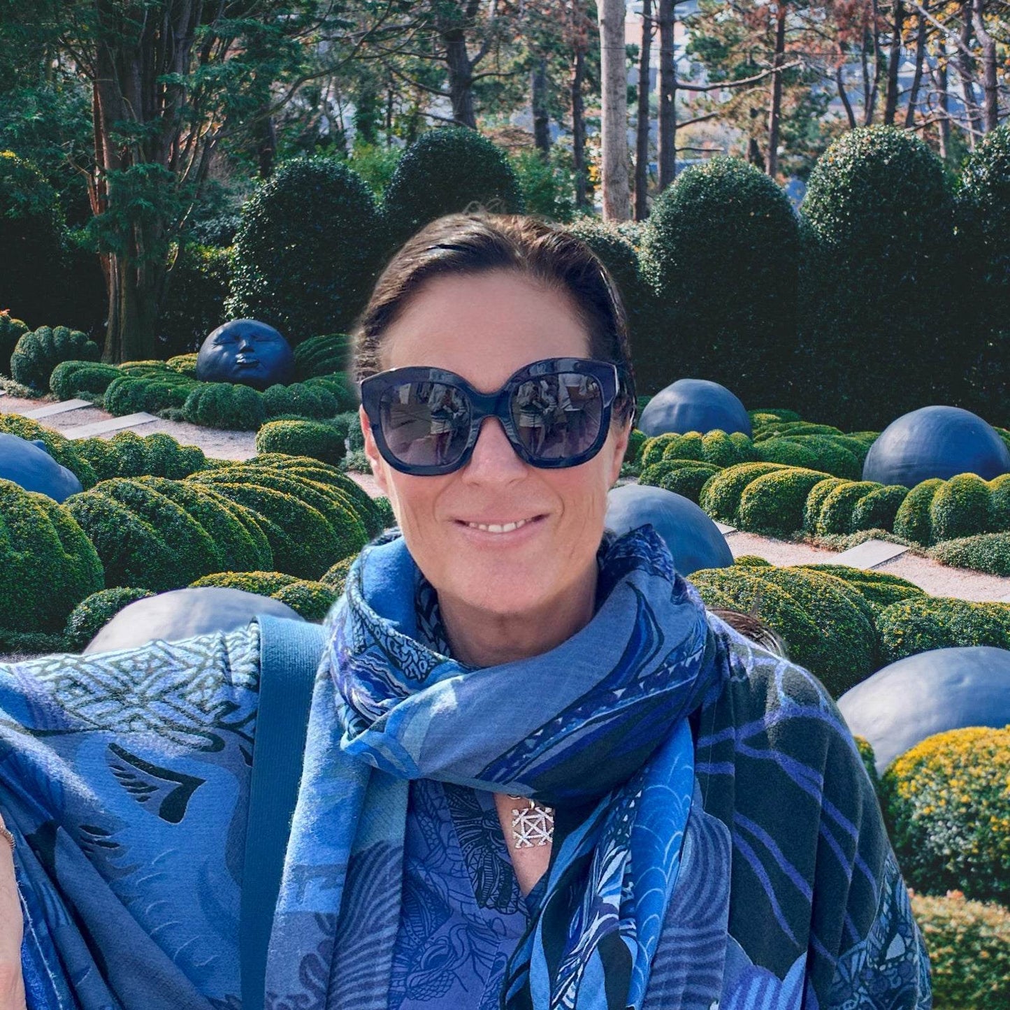 Schal WILD FAMILY BONDS leichter Kaschmir, blau & schwarz, Limitiert 5