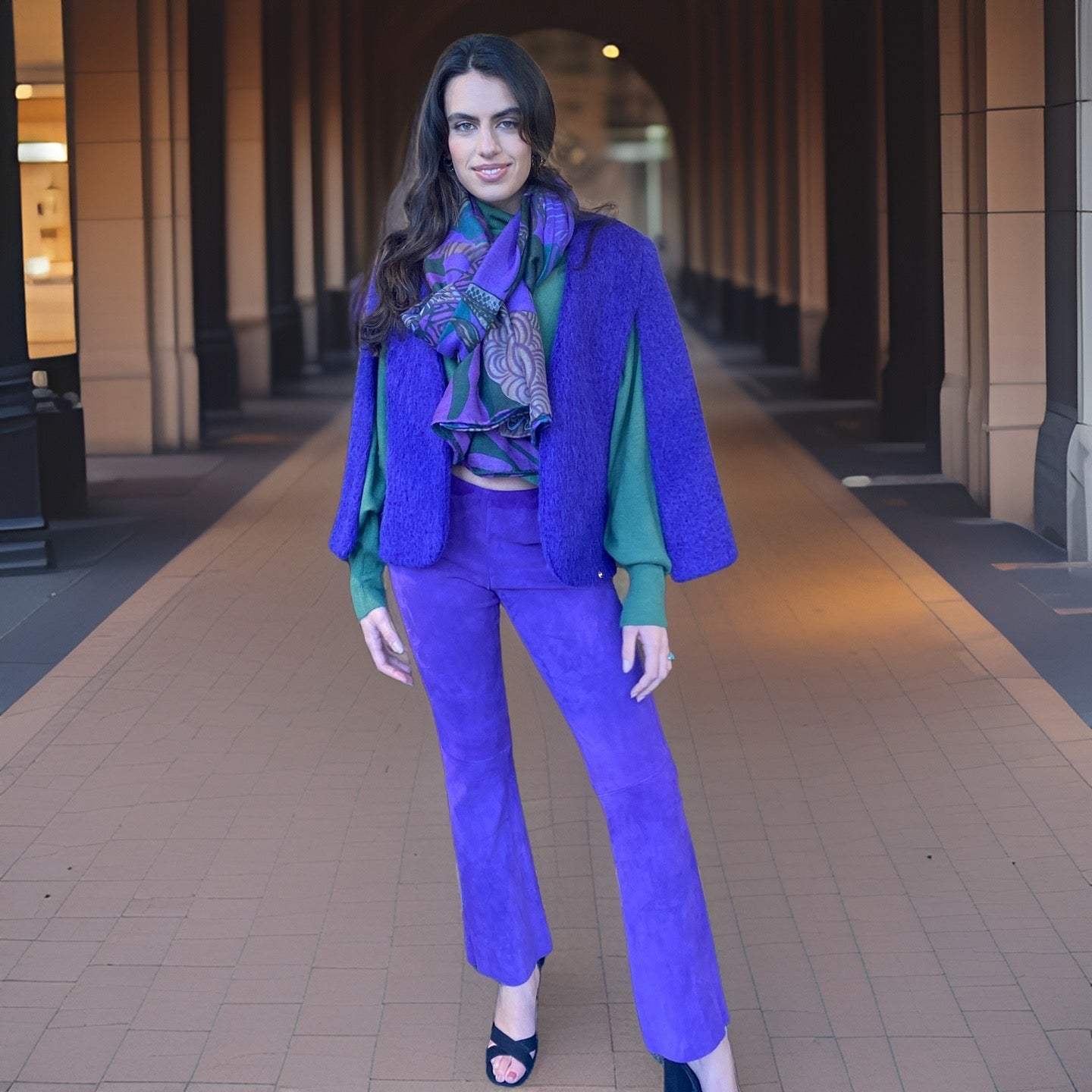 Lederhose mit Schlag aus Stretchlammleder, Lila, Maßkonfektio