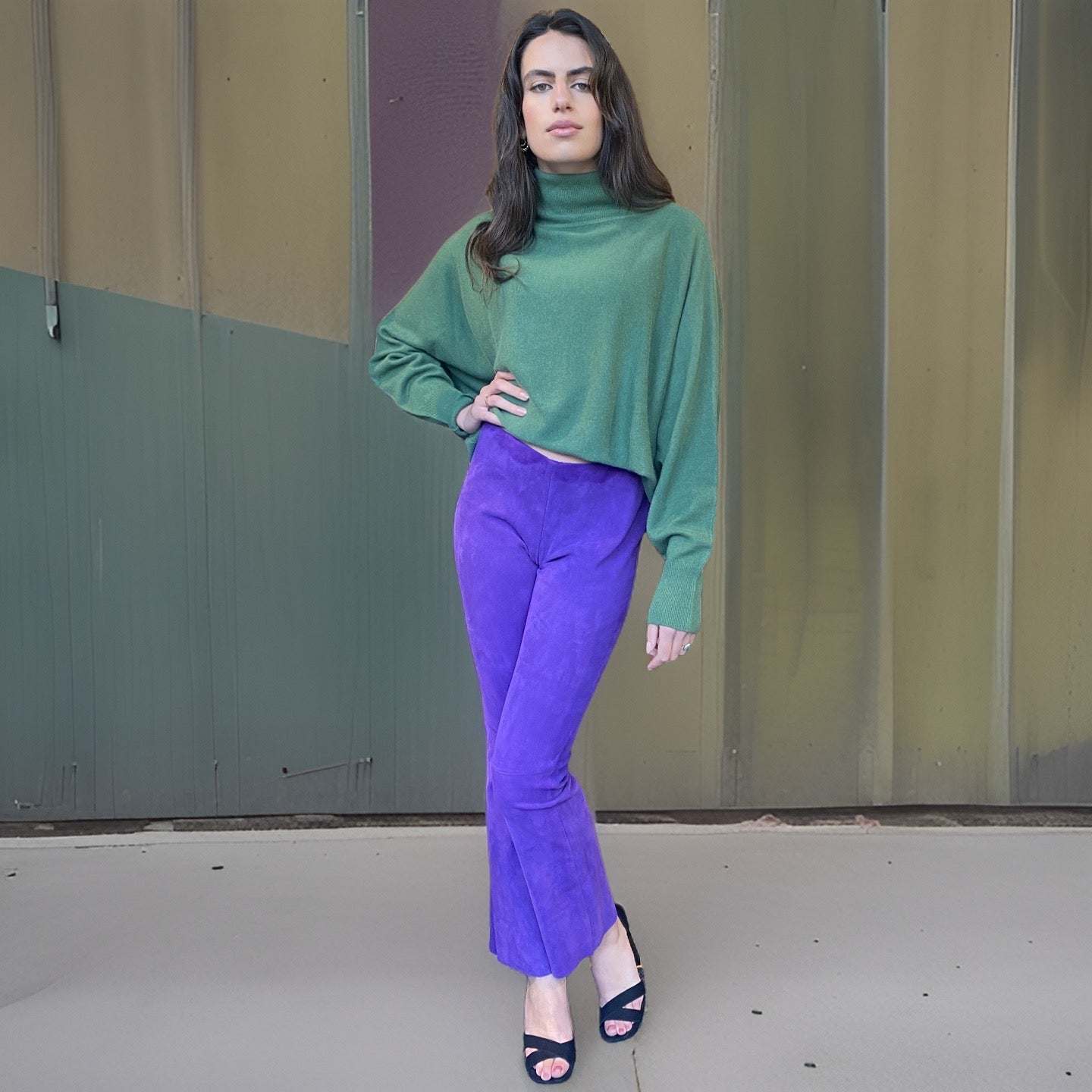 Lederhose mit Schlag aus Stretchlammleder, Lila, Maßkonfektio