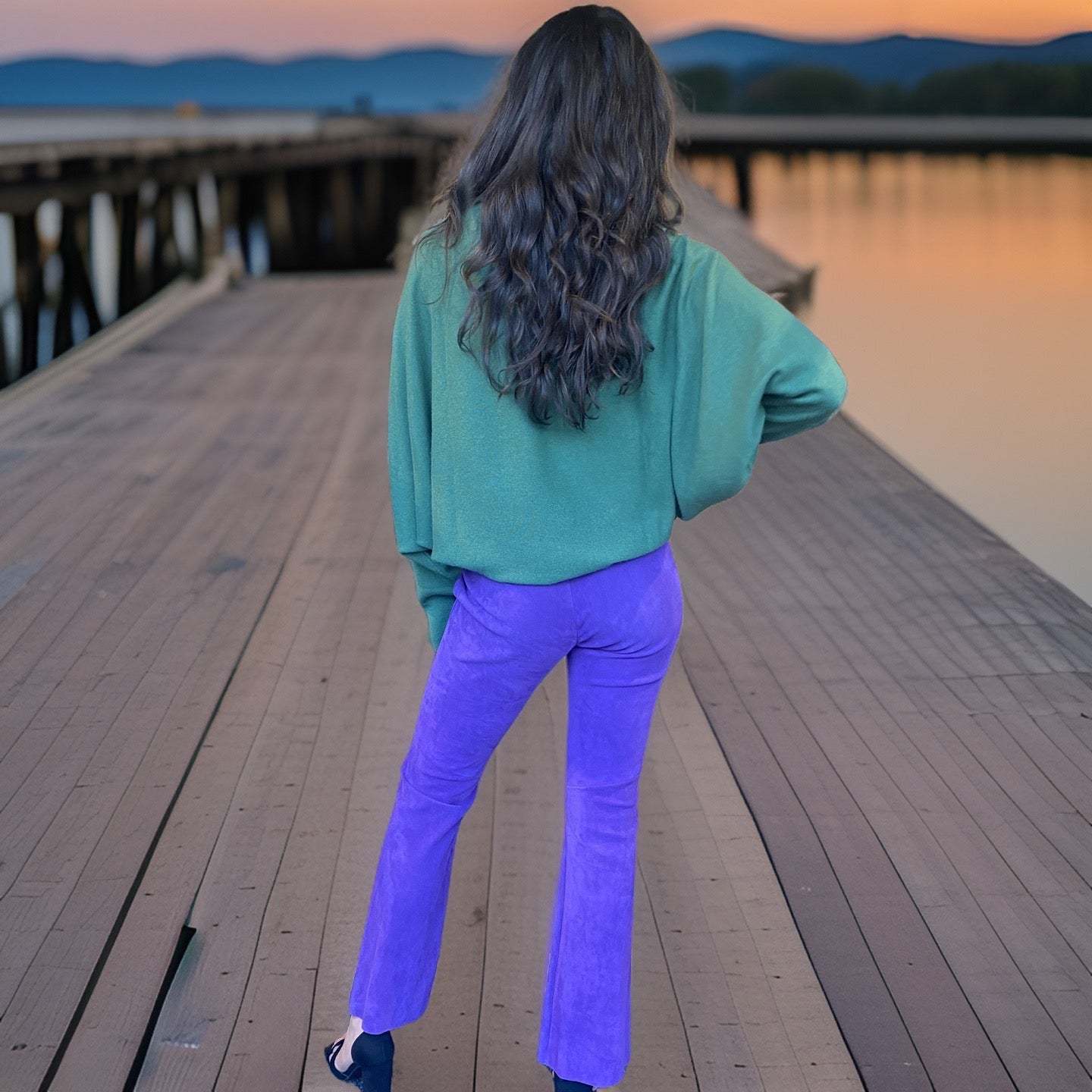 Lederhose mit Schlag aus Stretchlammleder, Lila, Maßkonfektio