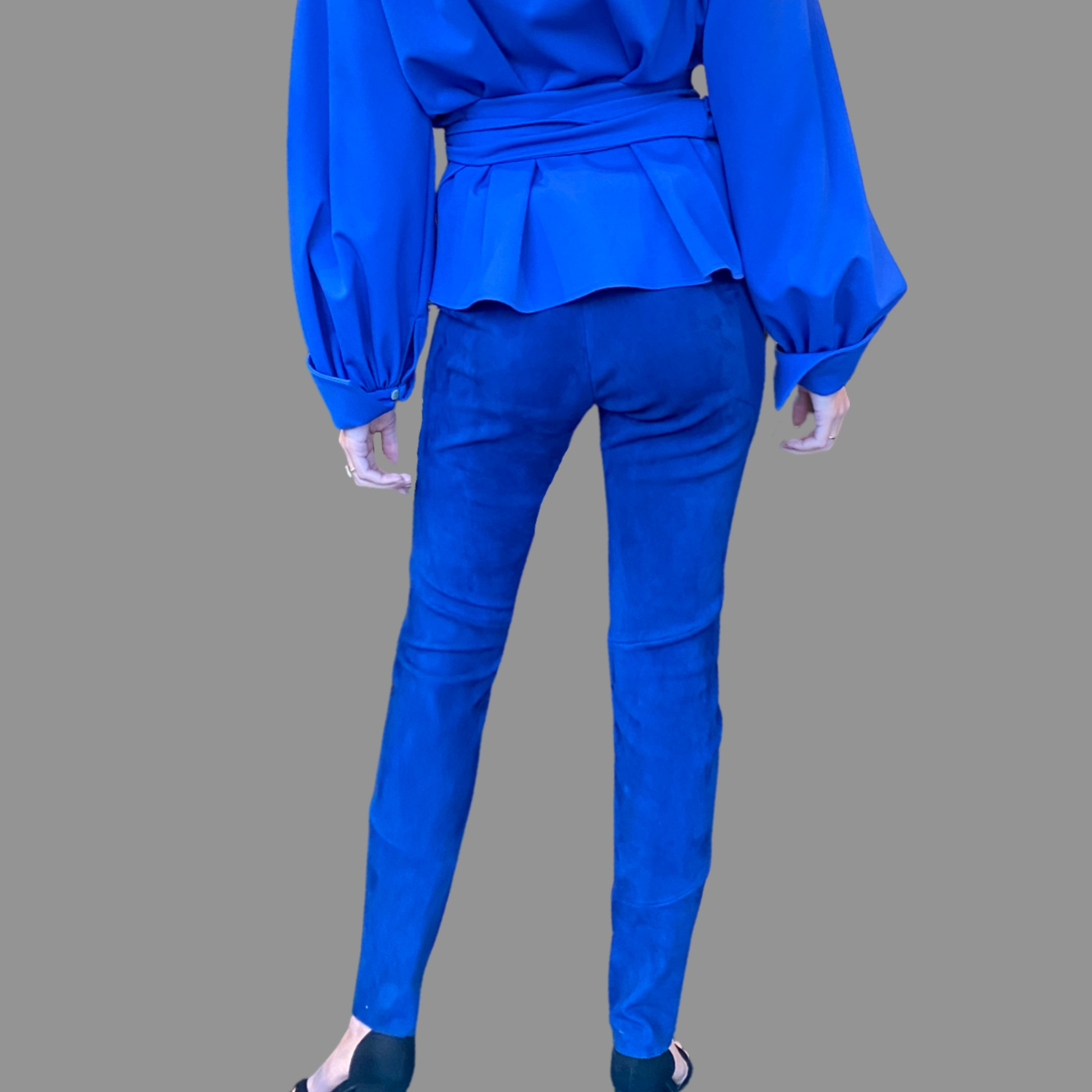 Lederhose, Stretchlammleder, Mykonos blue, Maßkonfektion, waschbar