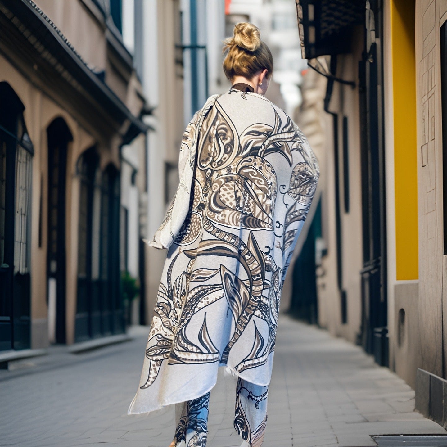 SOUL FLOWERS weiches Kaschmir Cape/Stola, taupe & beige, bedruckt