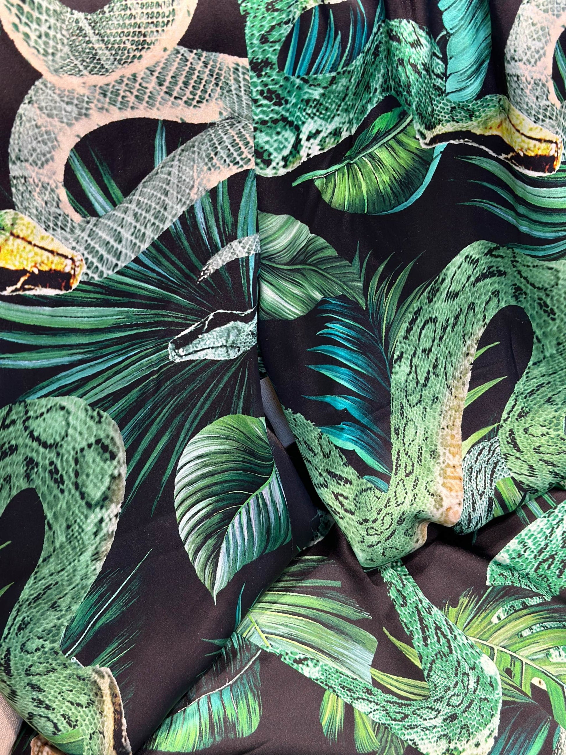 TIMELESS SUSTAINABLE Seidenhose, ausgestelltes Bein, Garden Eden, black