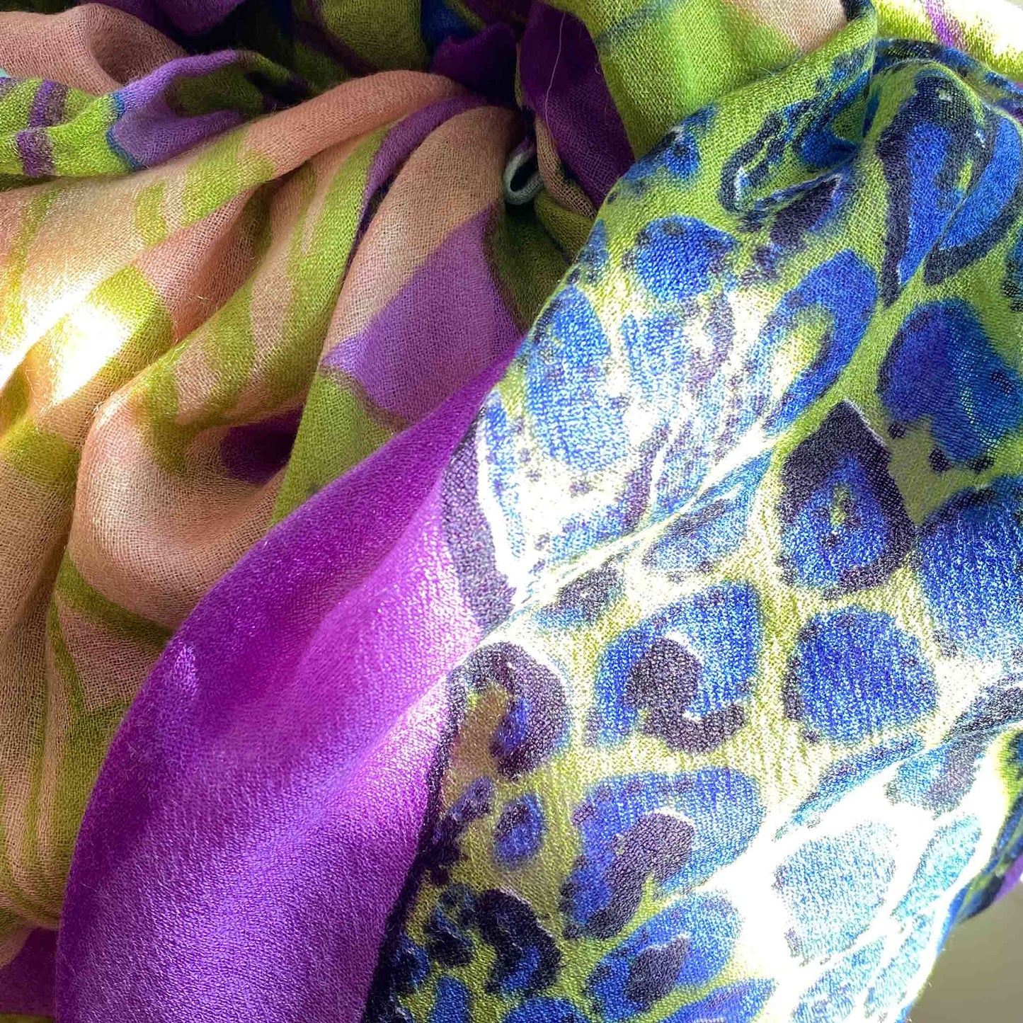 Schal XL, Kaschmir TIGER POND - United in diversity, purple & green, Limited Edition