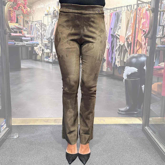 Lederhose mit Schlag aus Stretch Lammleder, olive, Masskonfektion