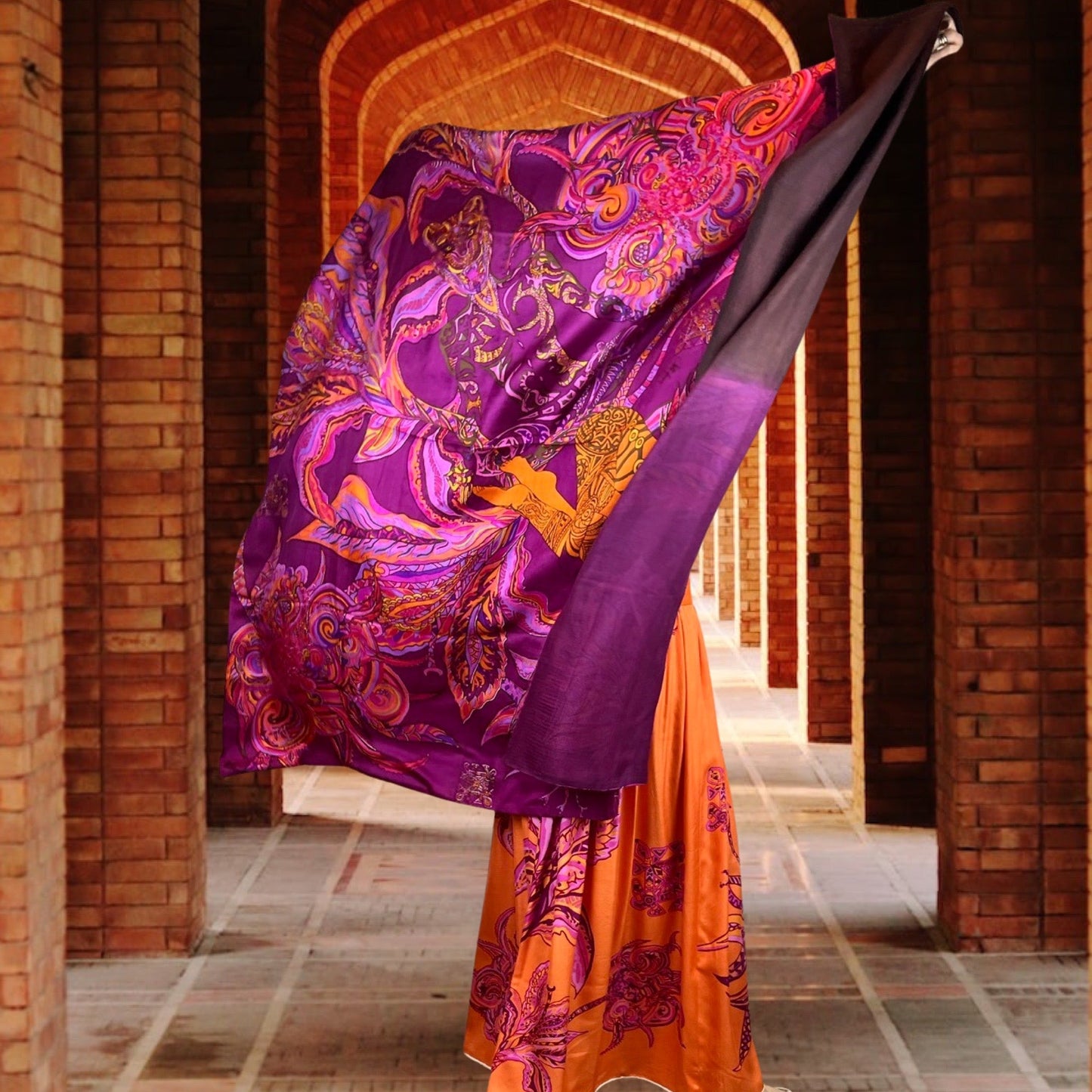 “BONDED IN GARDEN EDEN” Kaschmir & Seiden-Carée-Tuch, Doubleface, Plum & blue & orange, Limitiert #3
