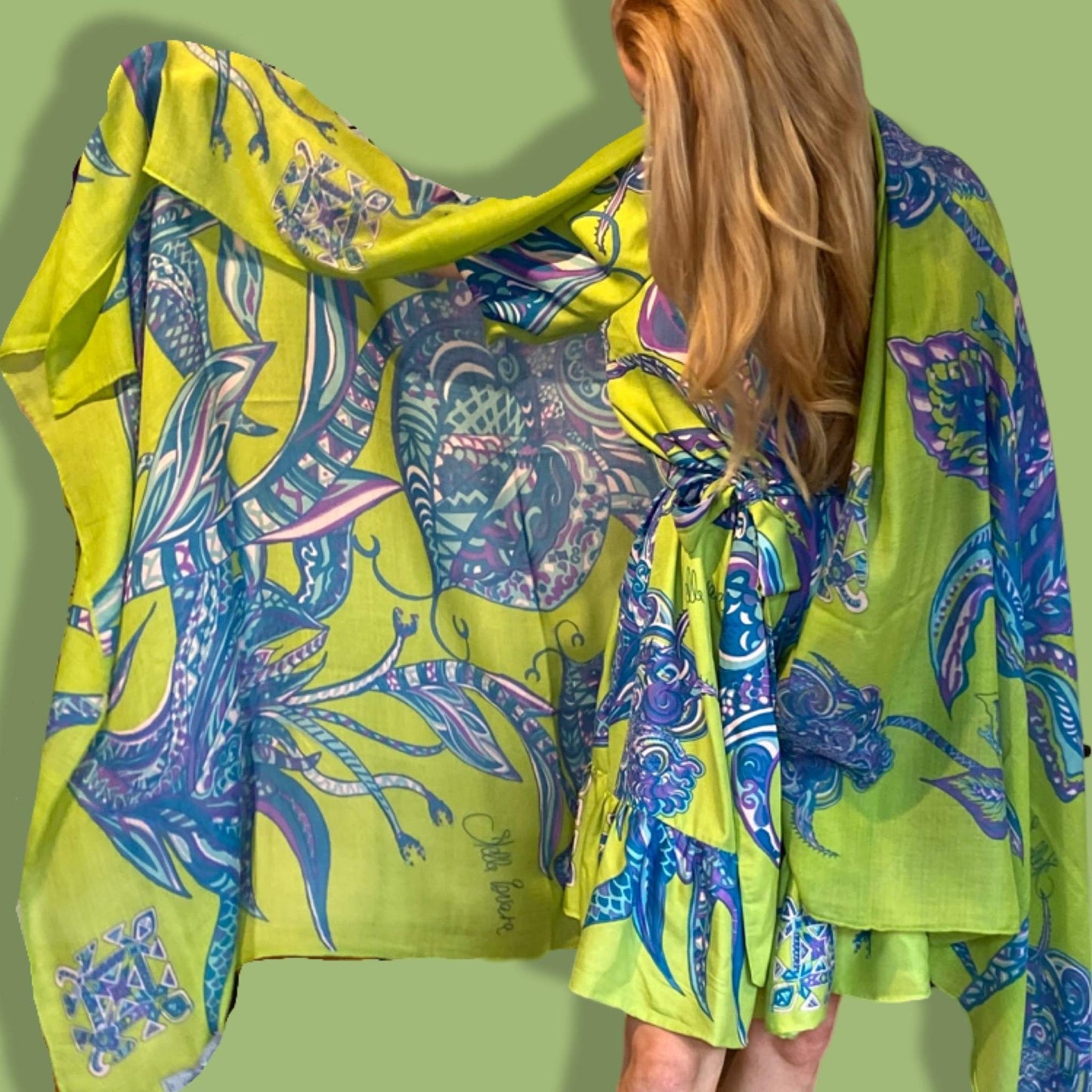 “SOUL FLOWERS" Leichter Sommerschal aus feinstem 100% leichtem baby Kaschmir. Greenery - 220x120 - Limitiert auf 5 Stück