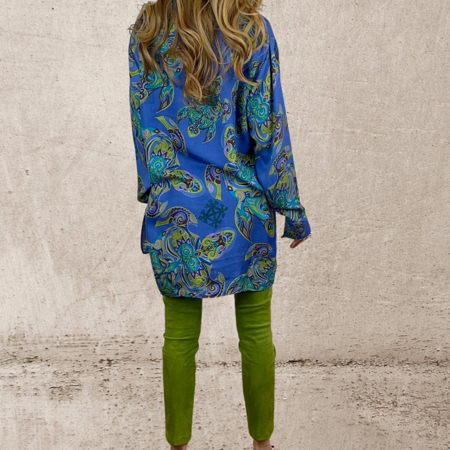 MAORI TURTLES Seidenbluse, gruen & blau, limited