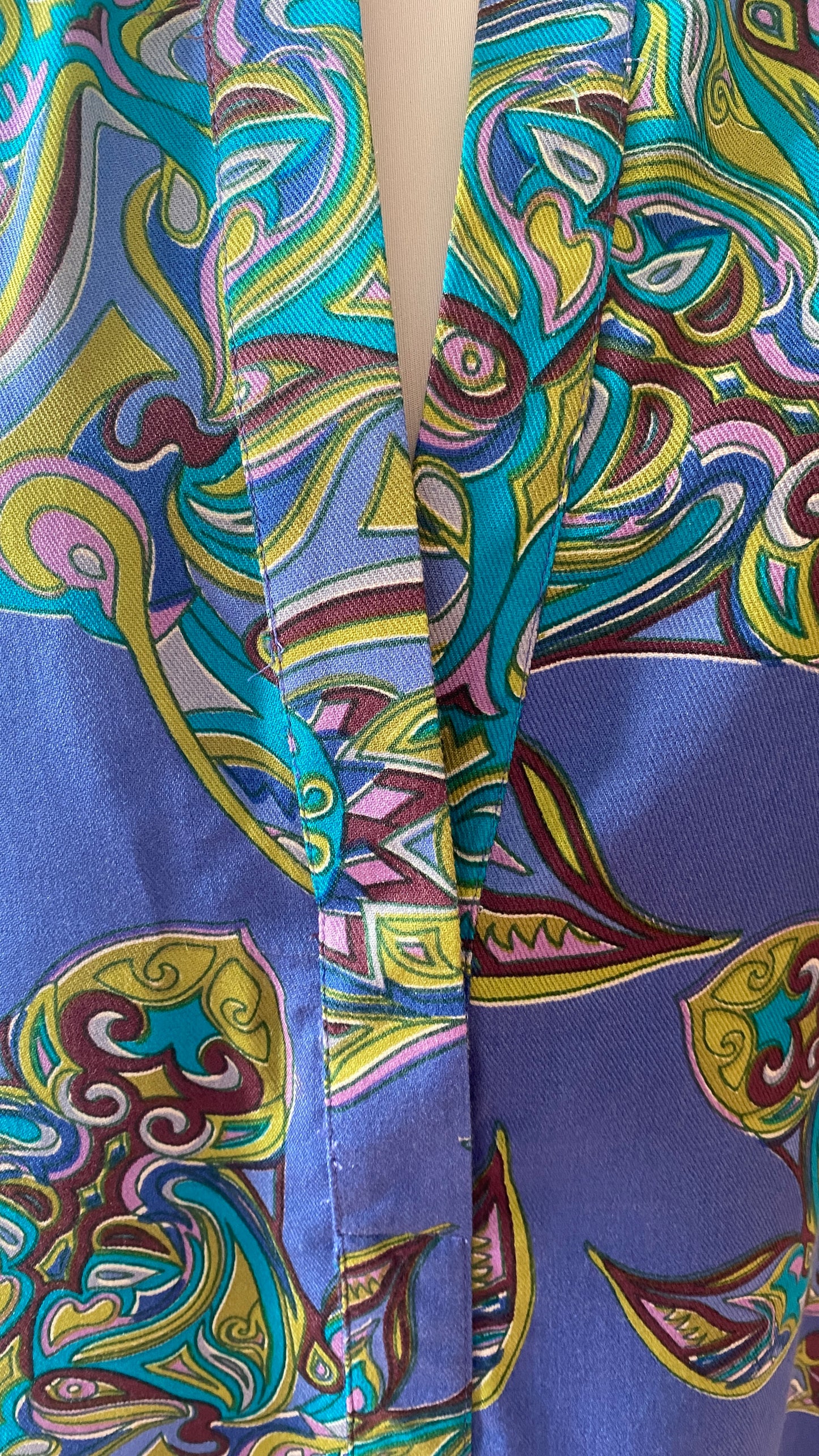 MAORI TURTLES Seidenbluse, gruen & blau, limited