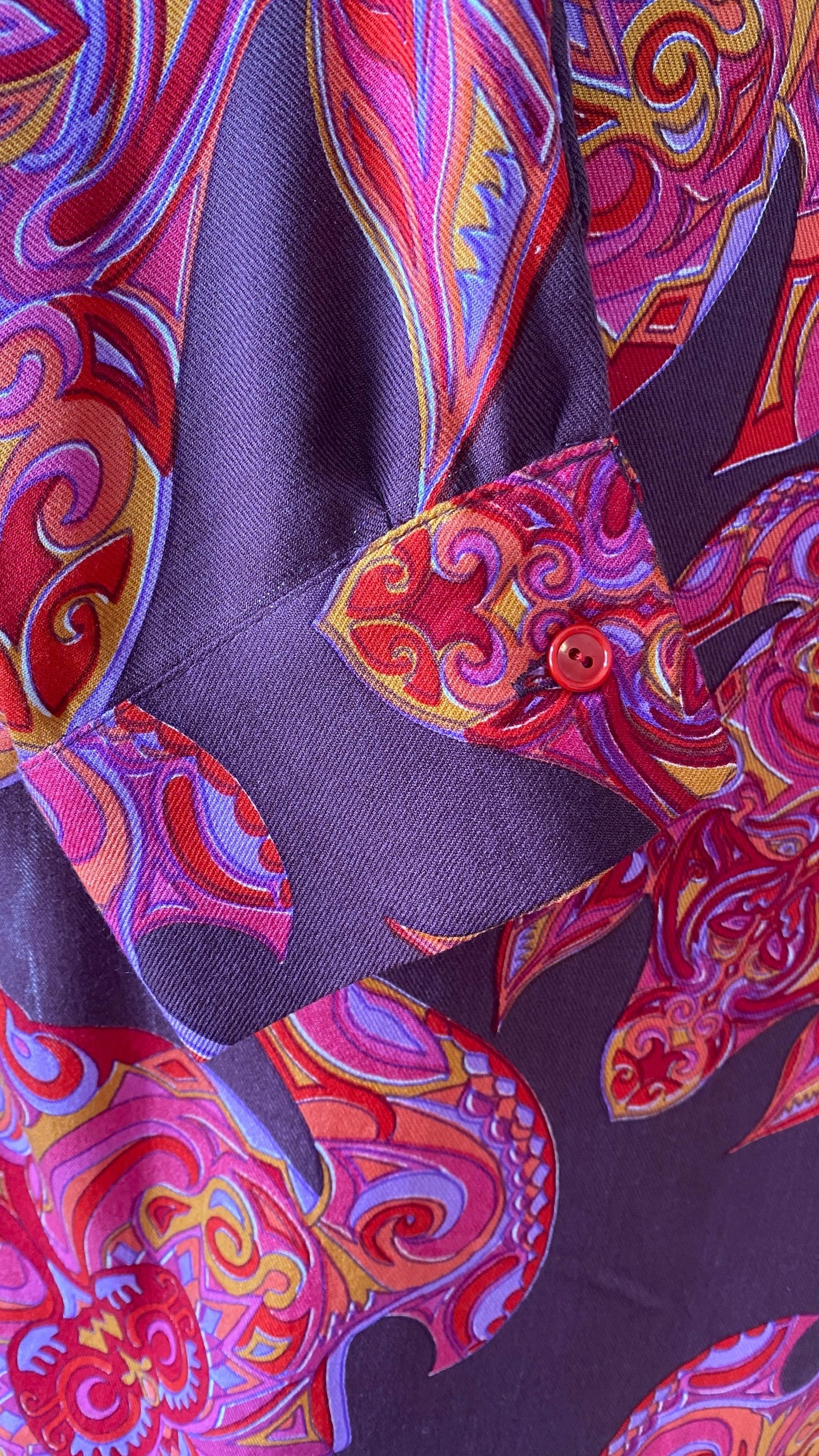 MAORI TURTLES Seiden-Hemdbluse, pink auf pflaume, limited