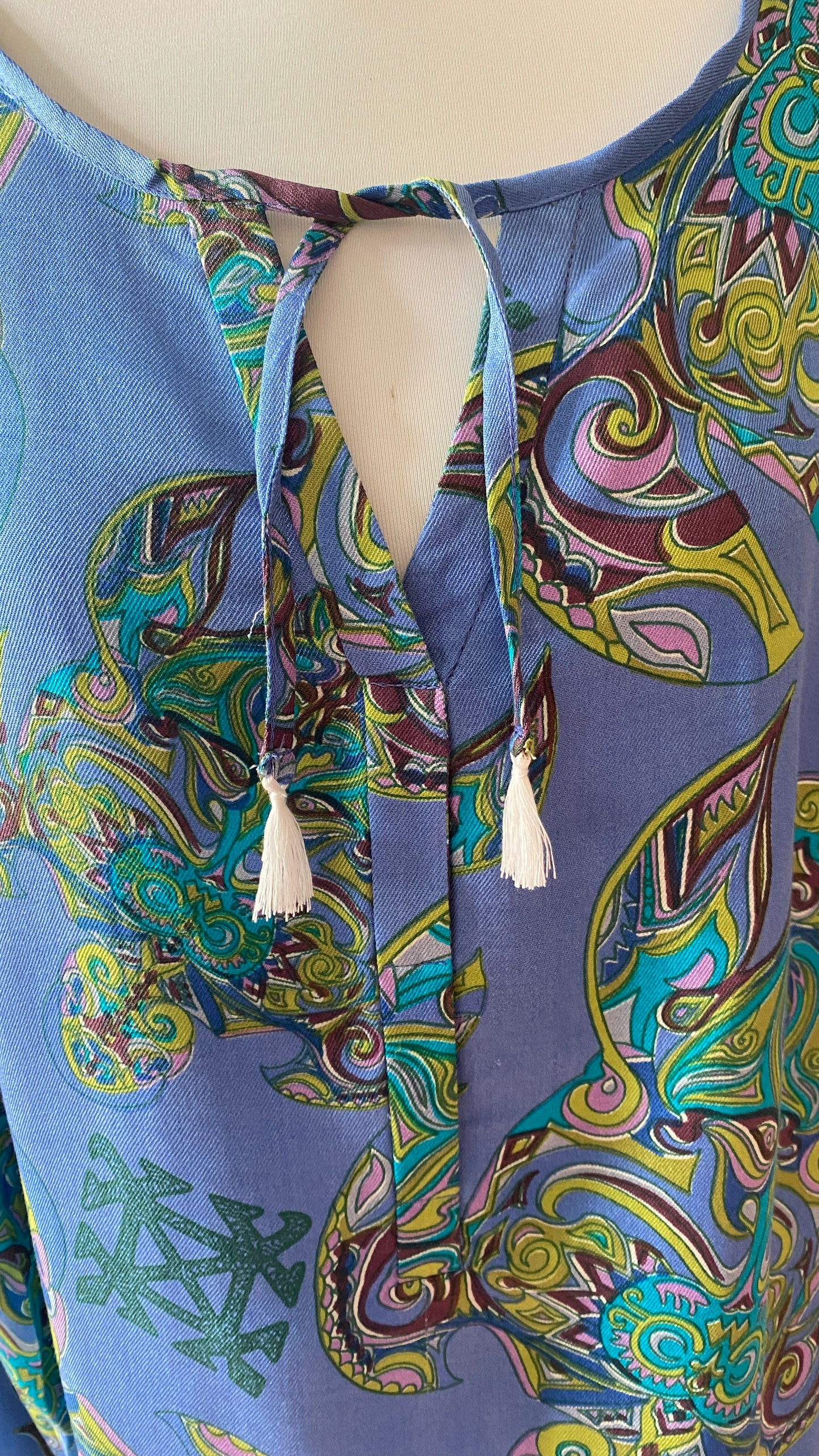 MAORI TURTLES Seidenbluse, gruen & blau, limited