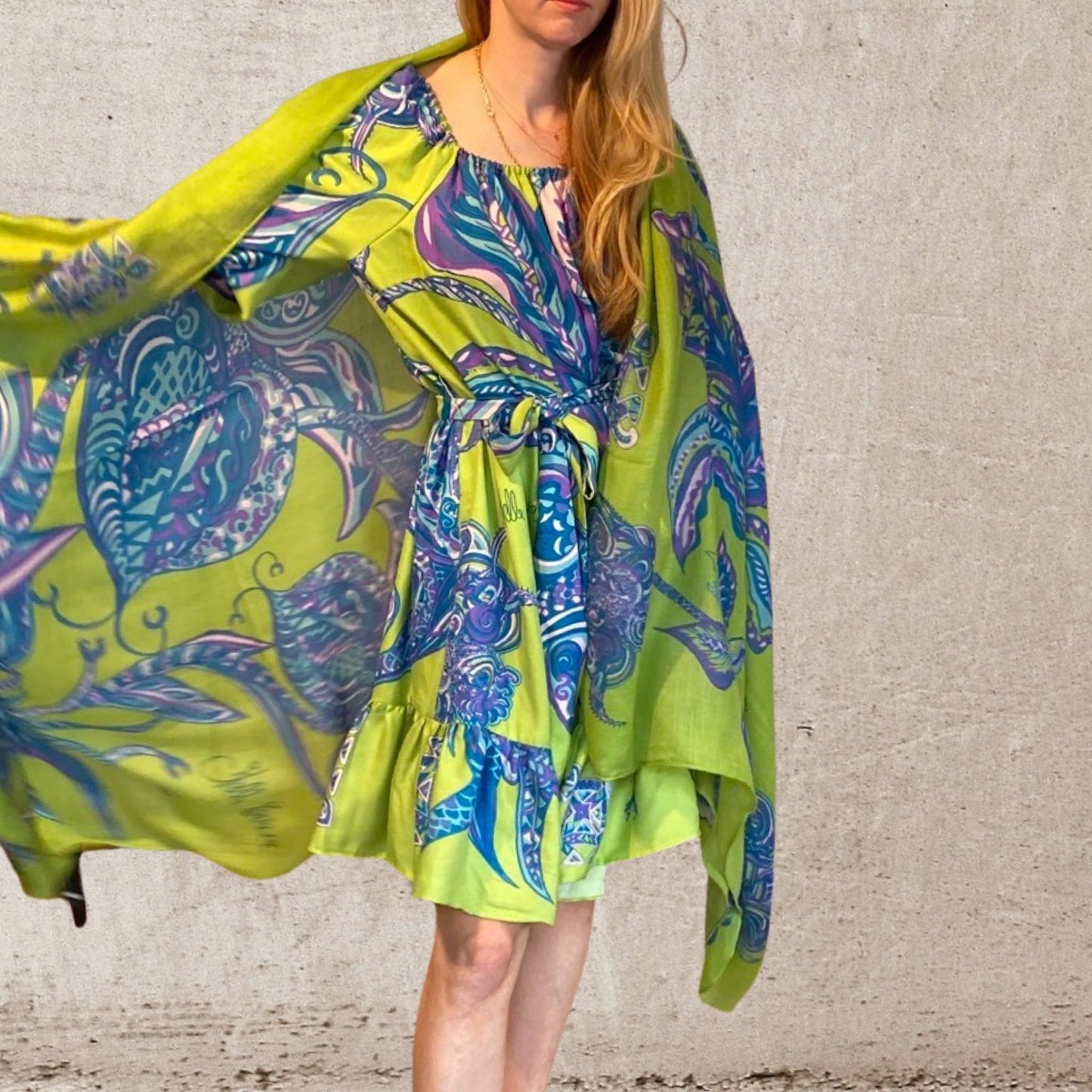 “SOUL FLOWERS" Leichter Sommerschal aus feinstem 100% leichtem baby Kaschmir. Greenery - 220x120 - Limitiert auf 5 Stück