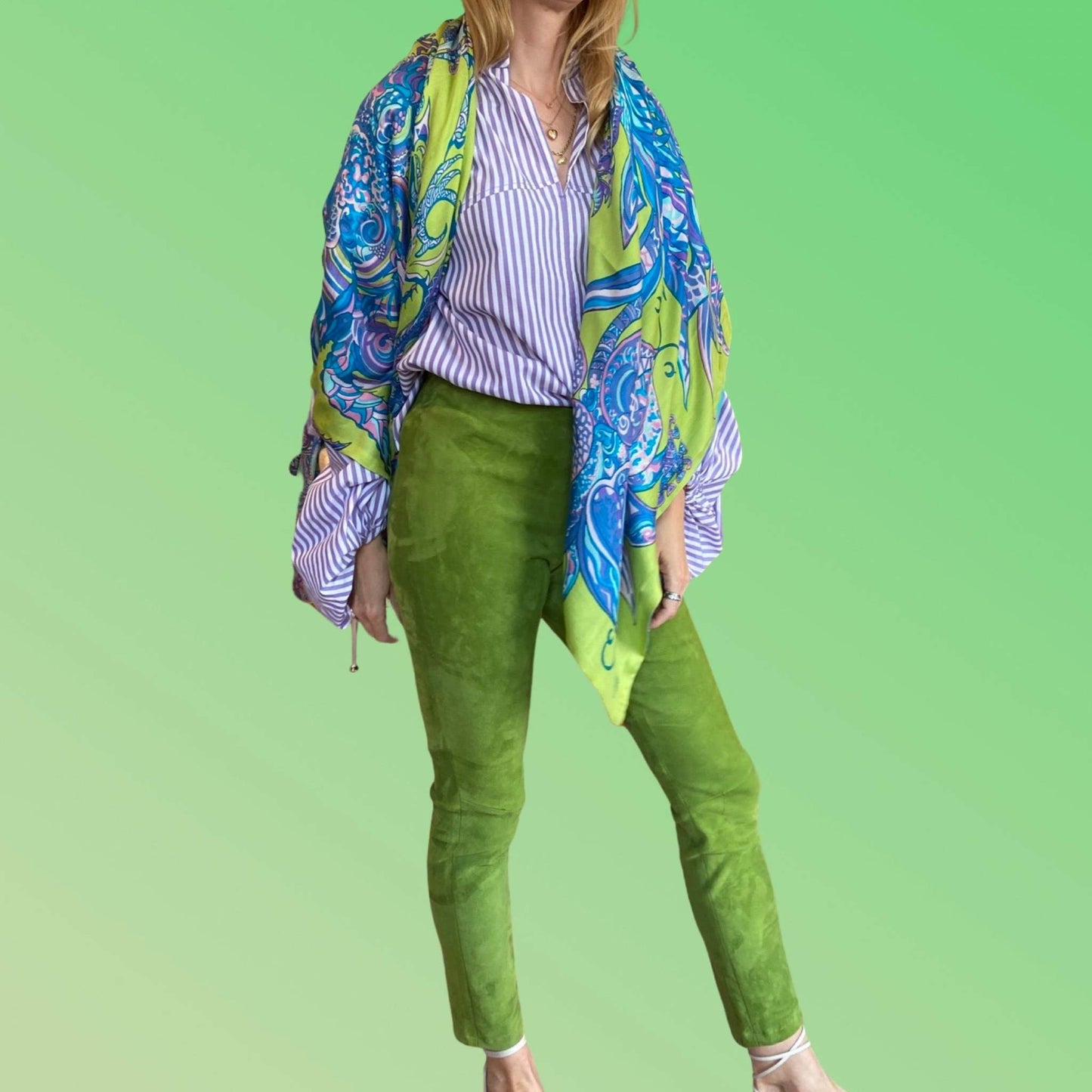 “SOUL FLOWERS" Leichter Sommerschal aus feinstem 100% leichtem baby Kaschmir. Greenery - 220x120 - Limitiert auf 5 Stück