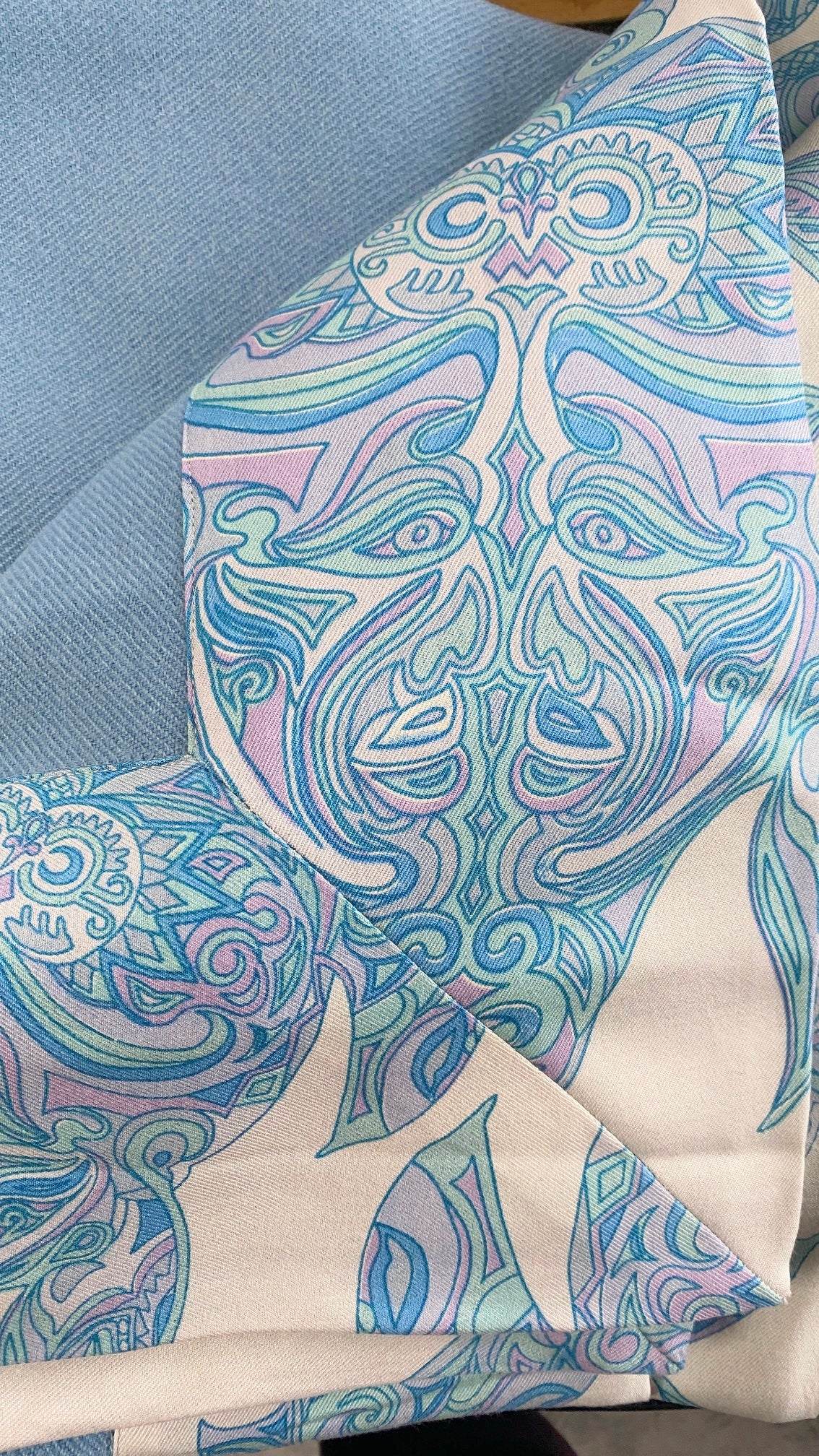 Plaid ESVARA TURTLES on silk, Twill weave Kaschmir, blau, 200 x 150 cm