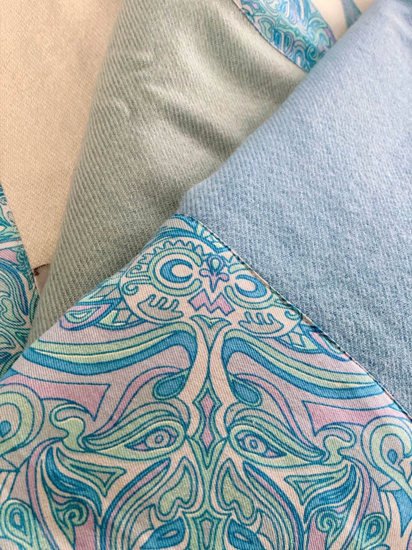 Plaid ESVARA TURTLES on silk, Twill weave Kaschmir, blau, 200 x 150 cm