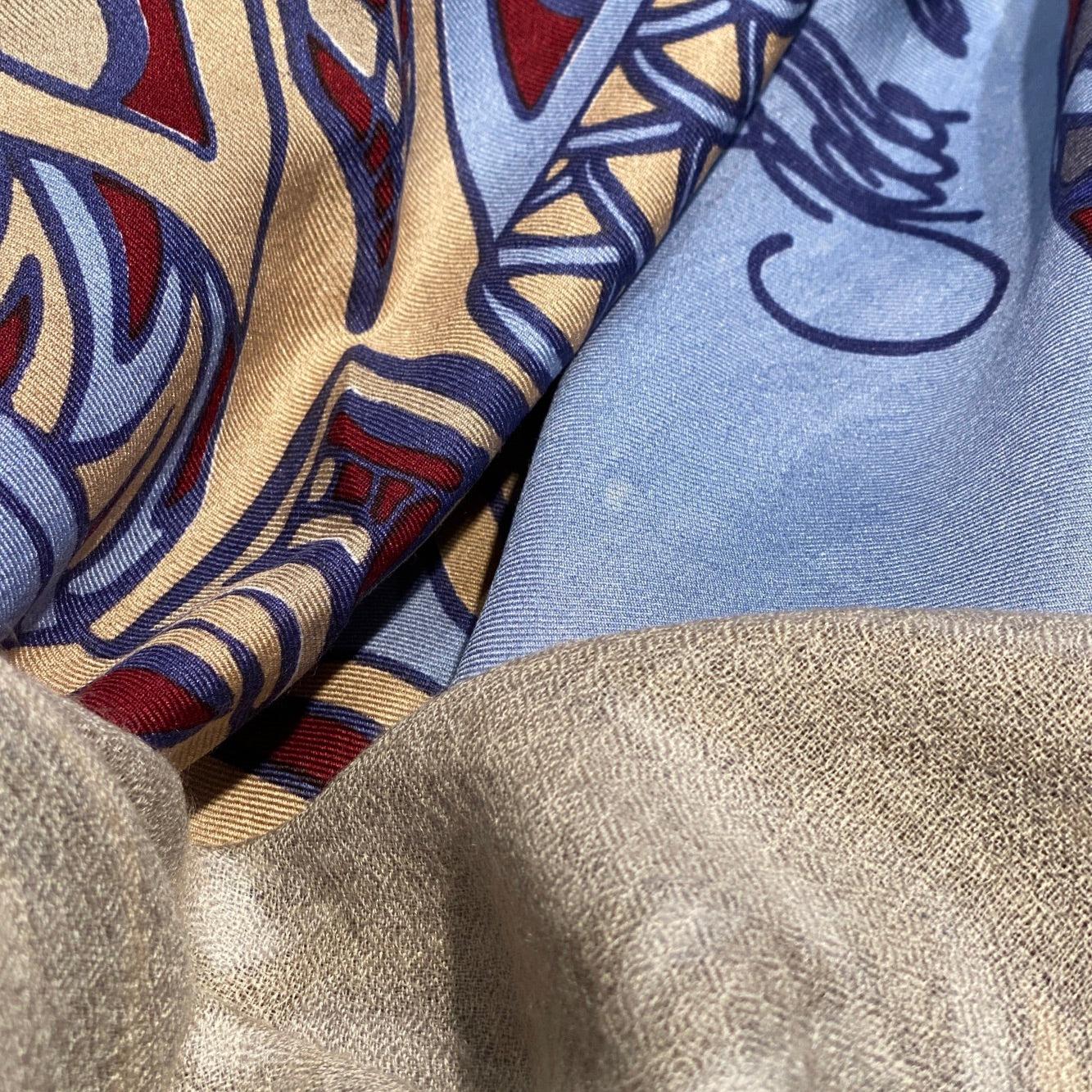 Tuch Doubleface Kaschmir % Seide WILD LIFE 150x150 Blau Beige Bordeaux