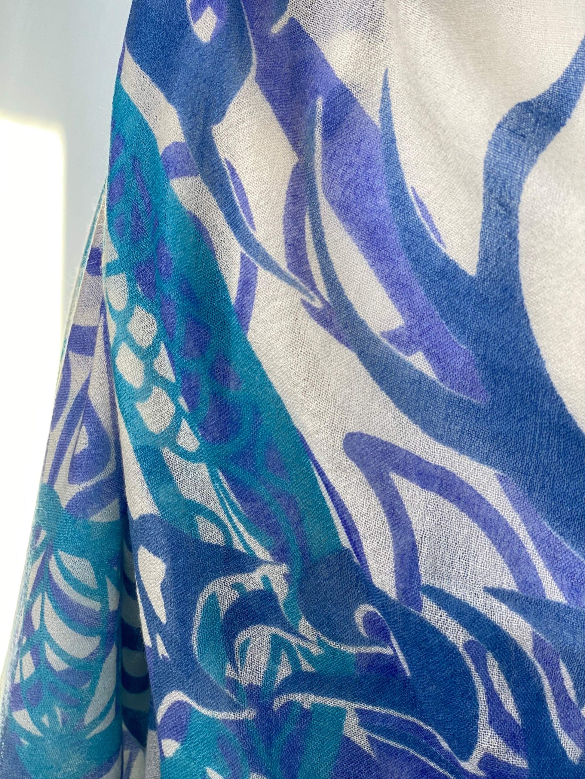 YOGA LOVE - leichter Schal aus hochwertigstem reinem Kaschmir. Limitiert