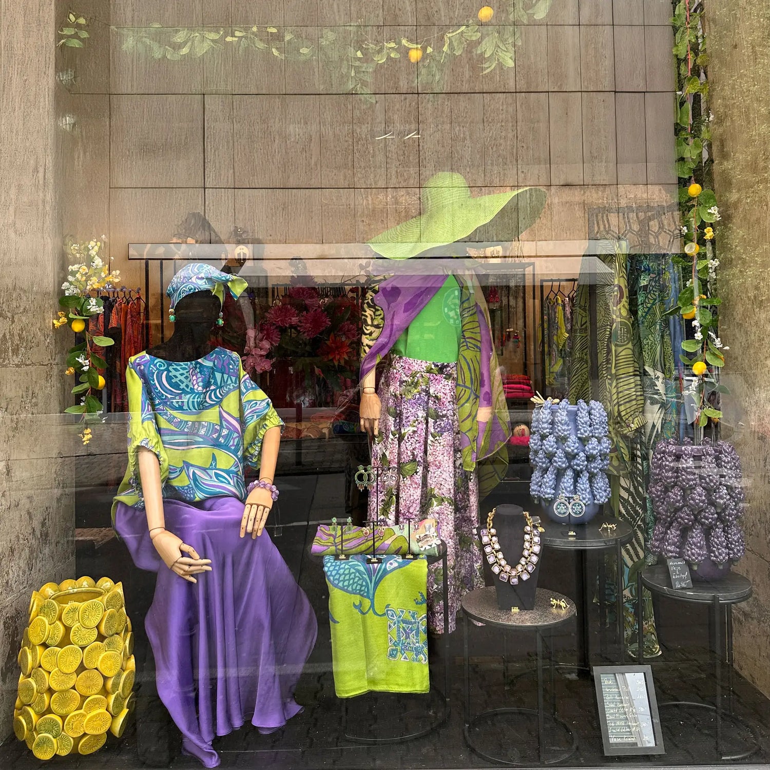 Shop the window at STELLA ESVARA_May/Jun