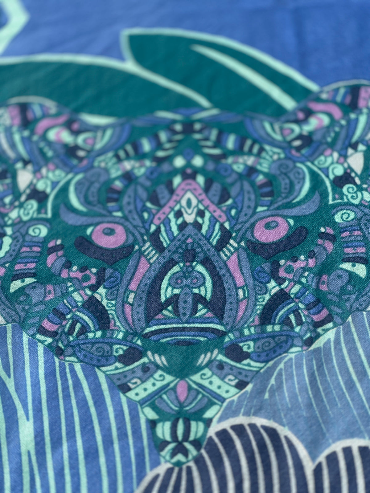WILD FAMILY BONDS leichter Kaschmirschal, petrol, pink & turquoise & blues - Limitiert auf 5 Stück