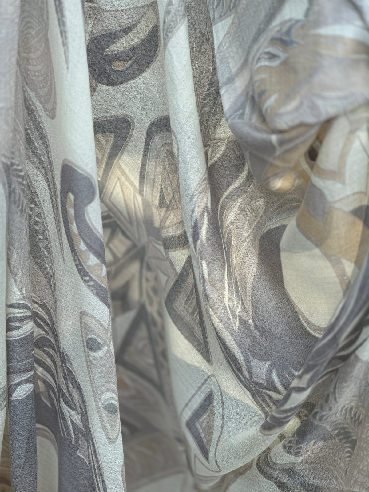 Kaschmir XL Schal „FLAMINGO GARDENS“ Limited Edition / Light beige and creme tones