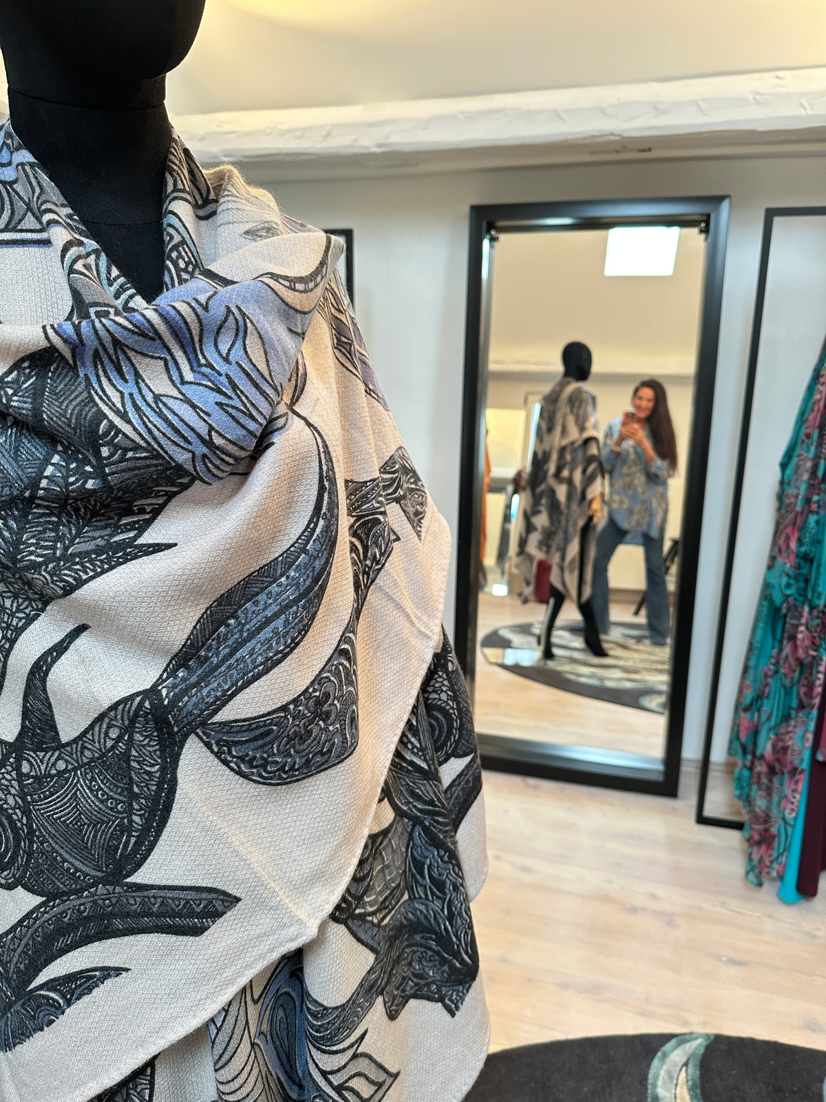 FLAMINGO GARDEN - Kaschmir Cape/Stola - sanfte cashmere  beige, grau und blau Töne - Limited Edition #3