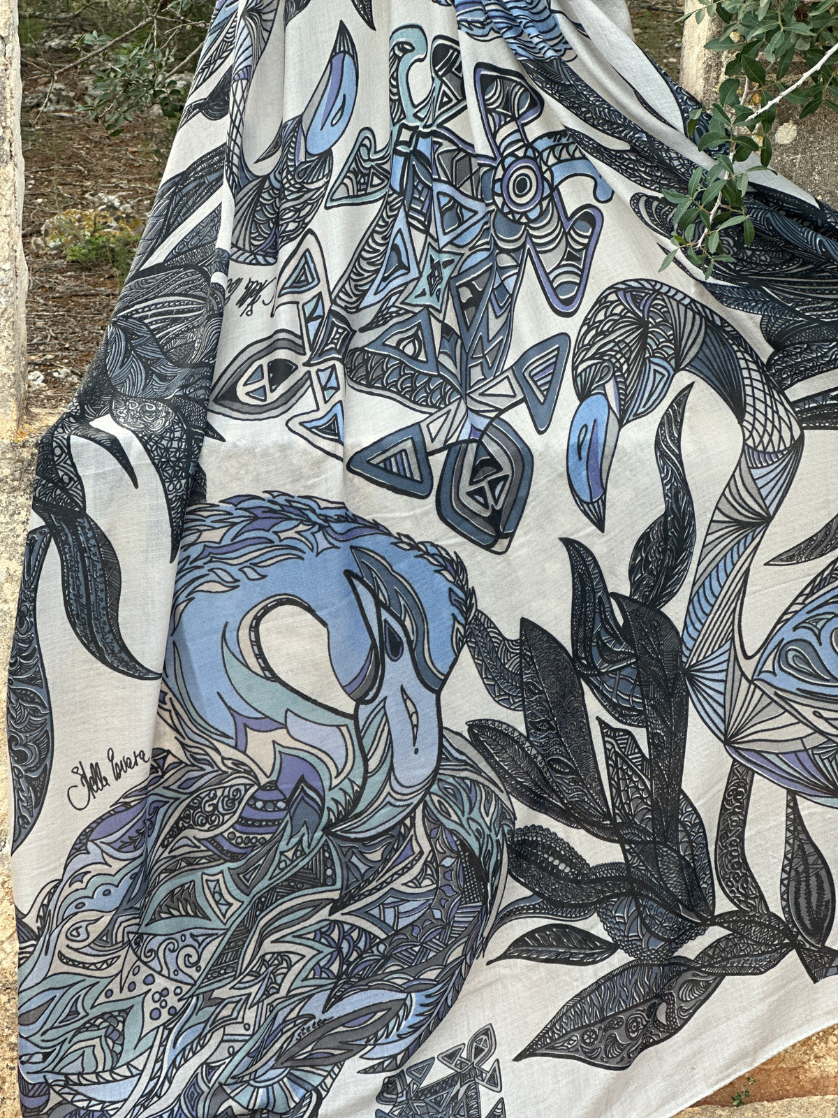 Kaschmir XL Schal „FLAMINGO GARDENS“ Limited Edition / Cashmere beige& Blues